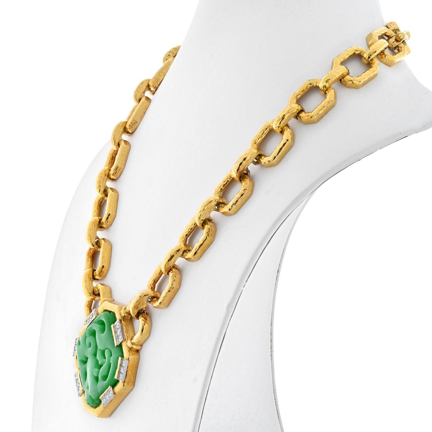 Women's David Webb 18K Yellow Gold Carved Jade Link Chain Necklace For Sale