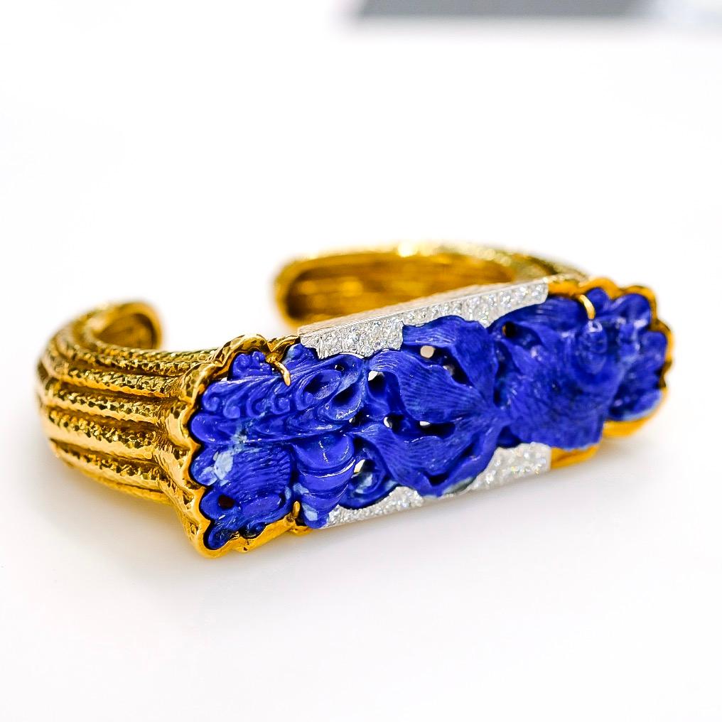 Round Cut David Webb 18K Yellow Gold Carved Lapis Lazuli Cuff Diamond Bracelet For Sale
