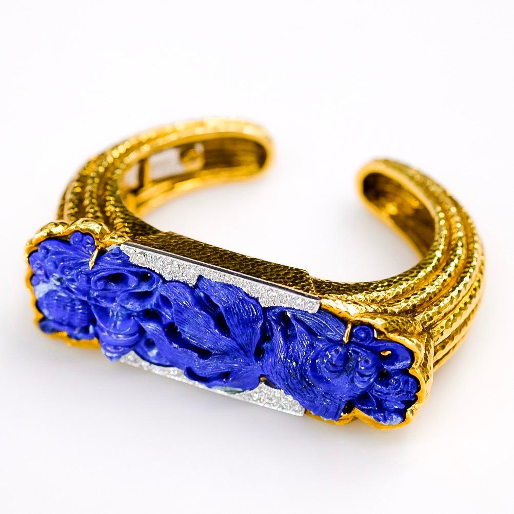 David Webb 18K Yellow Gold Carved Lapis Lazuli Cuff Diamond Bracelet For Sale 1