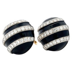 Pendientes de clip de David Webb en oro amarillo de 18 quilates, con esmalte y diamantes redondos de 3,6 quilates
