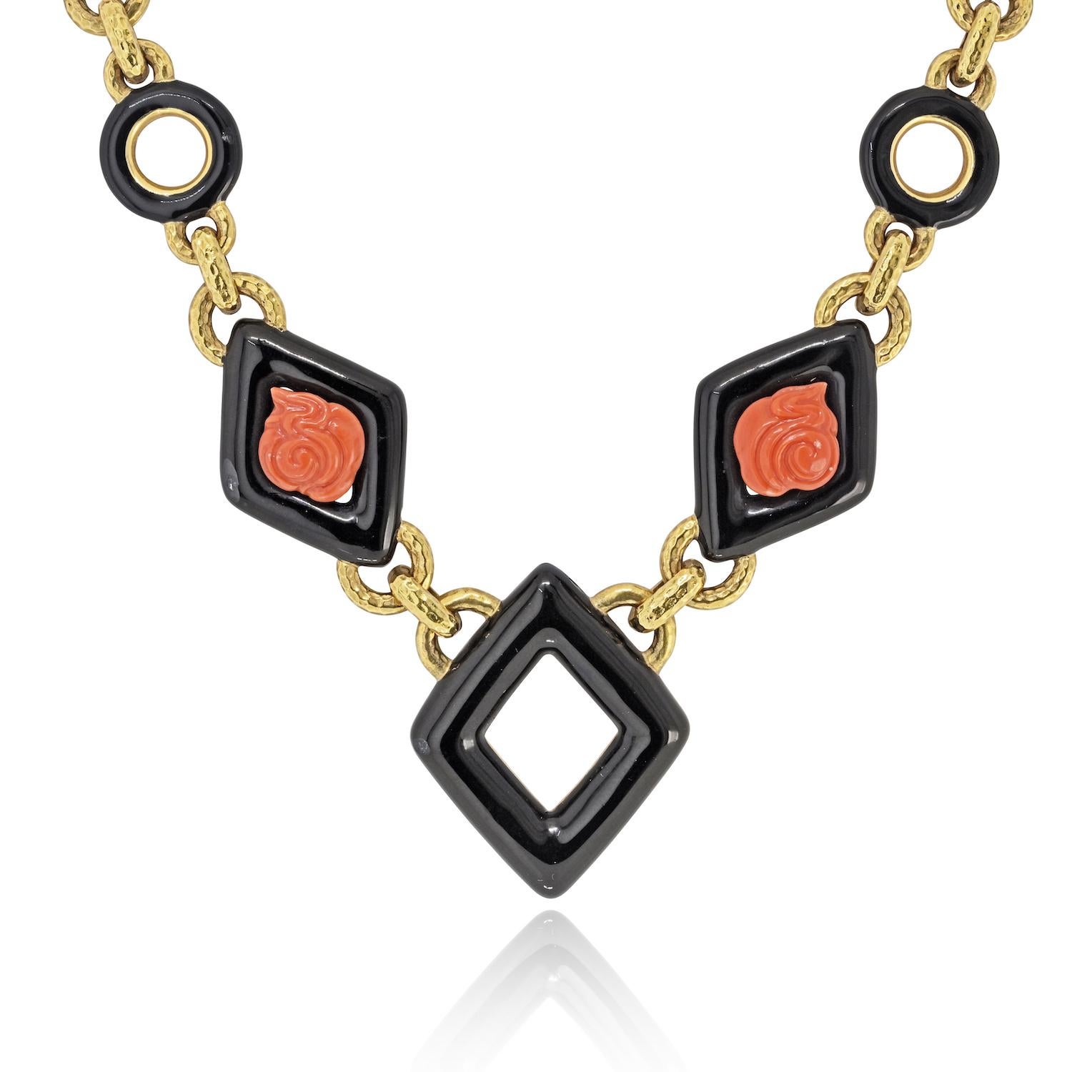 Round Cut David Webb 18K Yellow Gold Coral And Black Enamel Link Necklace For Sale