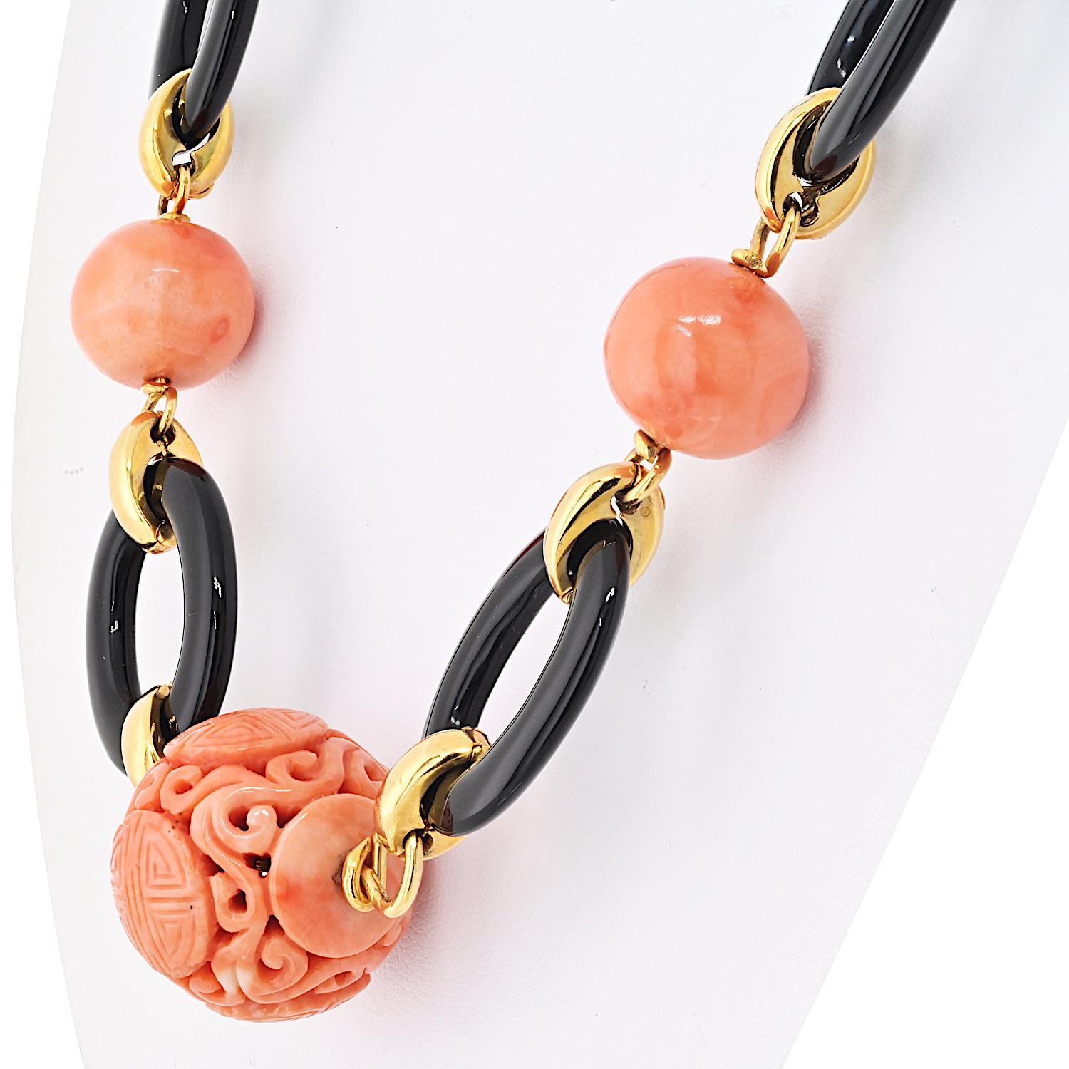 David Webb Collana in oro giallo 18 carati con corallo, onice e turchese In condizioni ottime in vendita a New York, NY