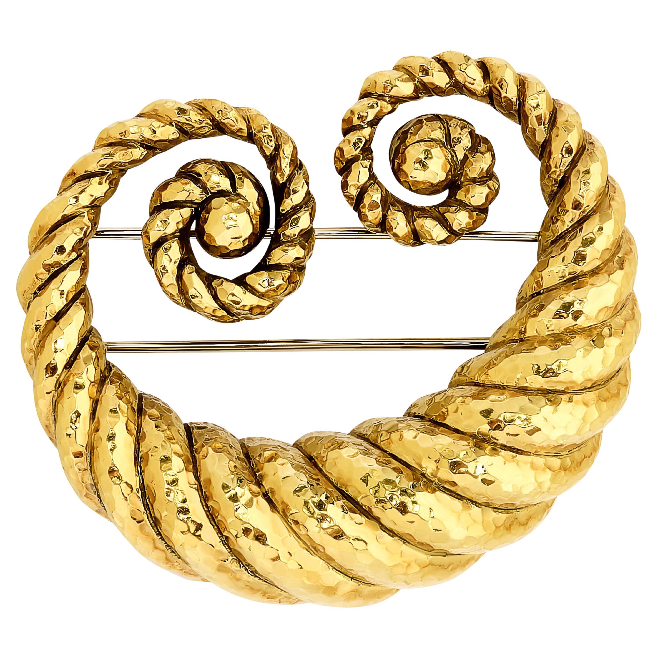 David Webb 18K Yellow Gold Crescent Shape Hammered Textured Brooch