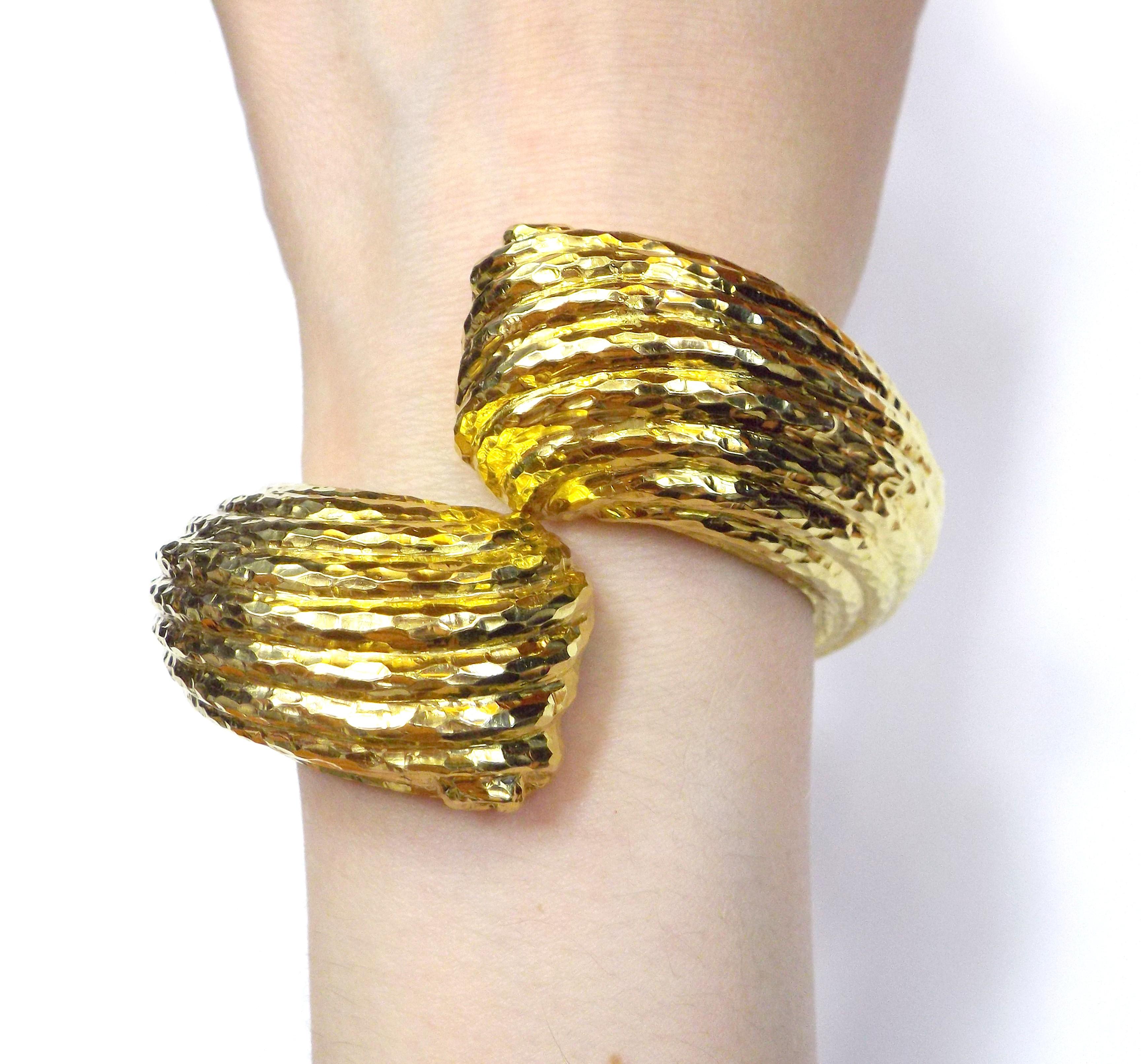 David Webb 18K Yellow Gold Crossover Cuff Bracelet For Sale 6