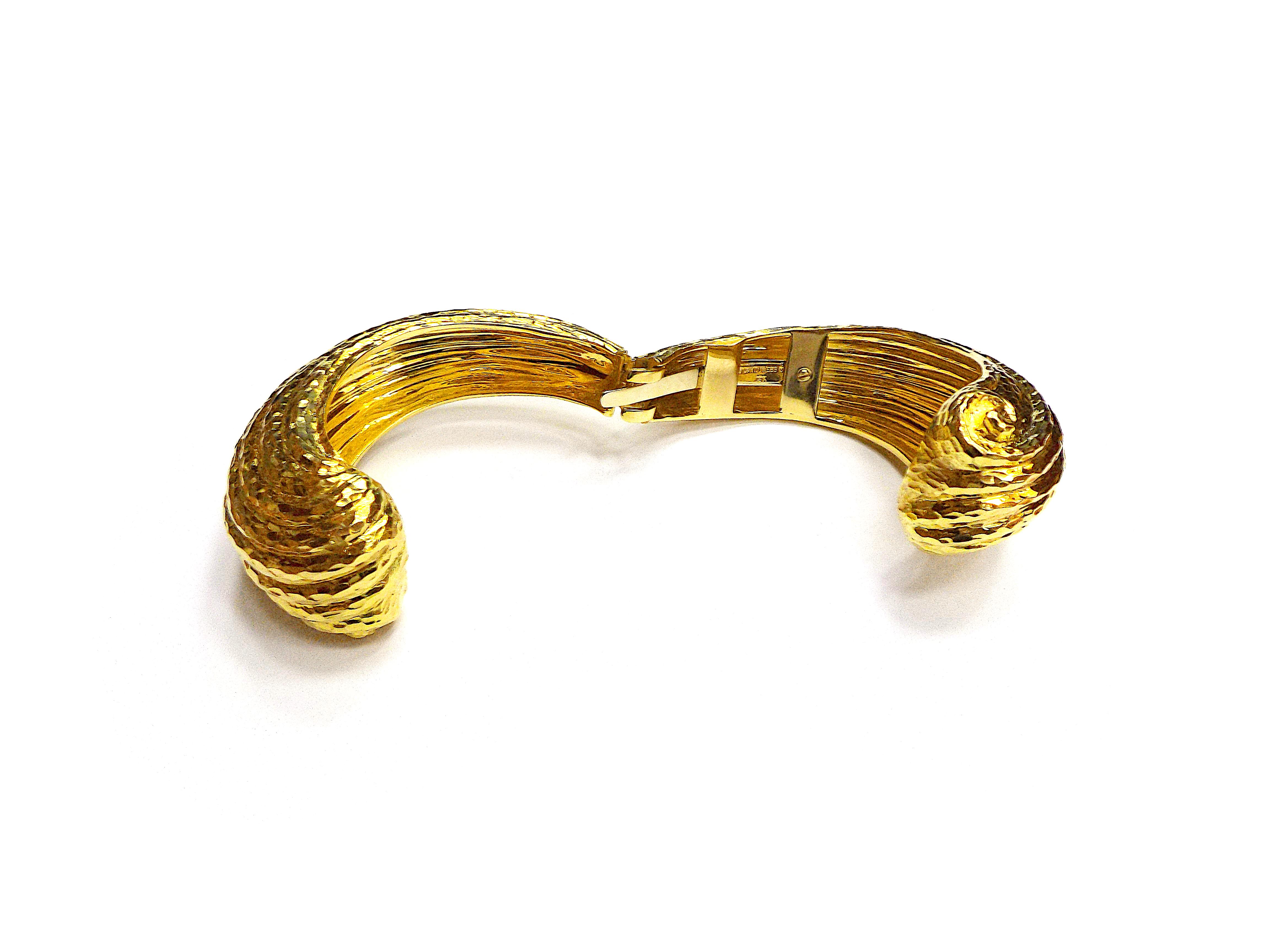 David Webb 18K Yellow Gold Crossover Cuff Bracelet For Sale 3