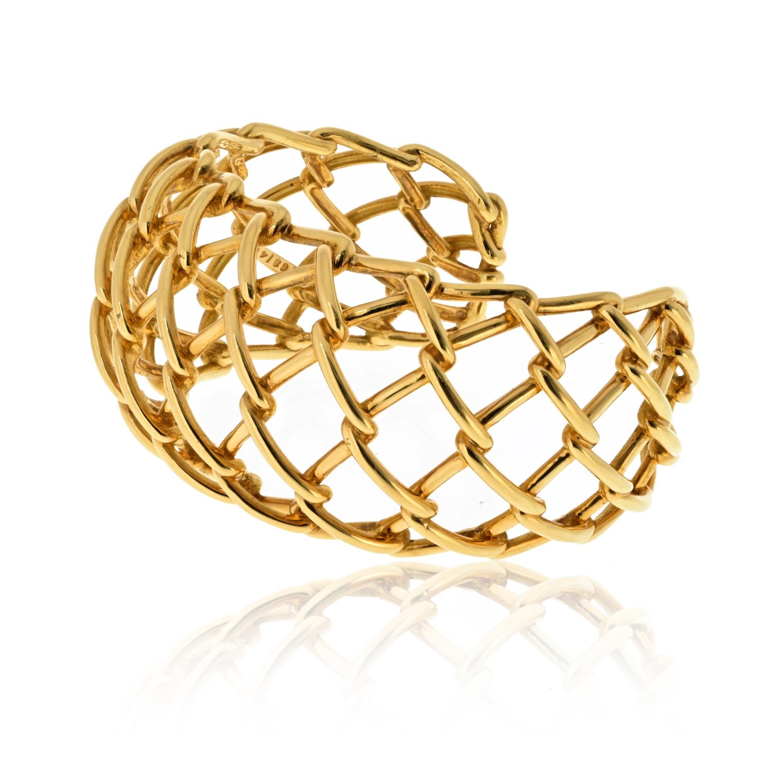 David Webb 18K Yellow Gold Cuff Cage Bracelet In Excellent Condition For Sale In New York, NY