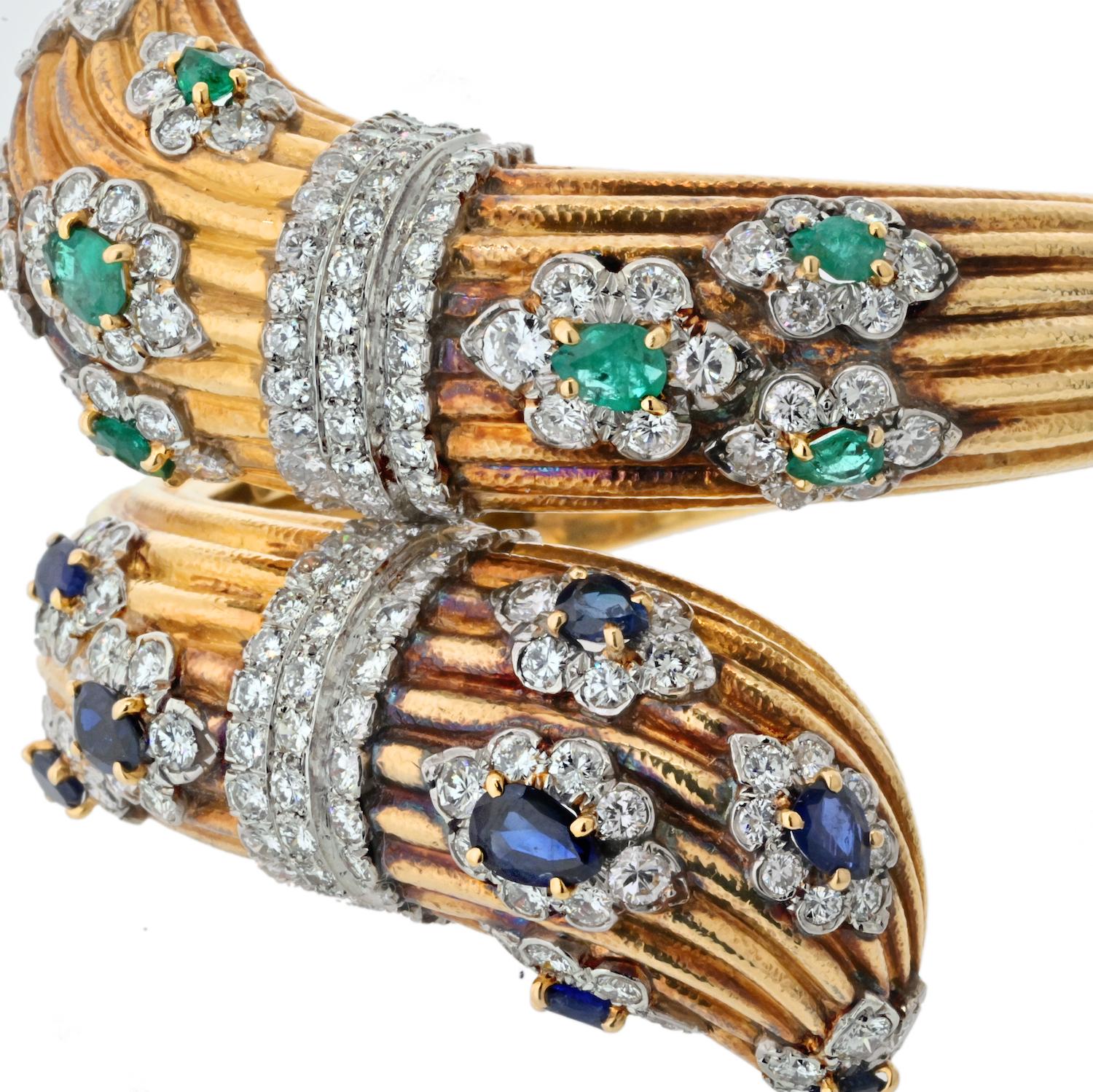 David Webb, bracelet croisé en or jaune 18 carats avec diamants et pierres précieuses Pour femmes en vente