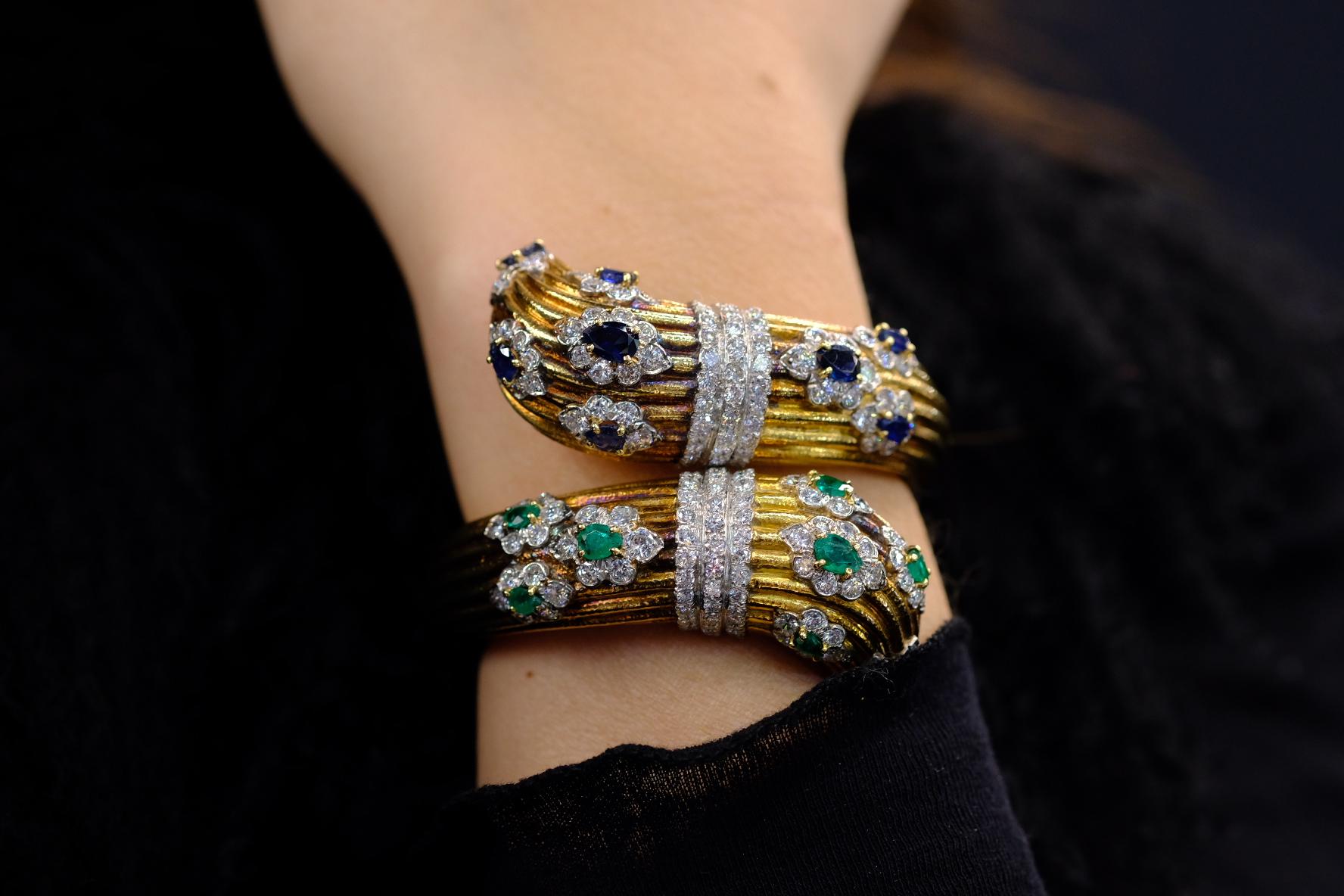 David Webb, bracelet croisé en or jaune 18 carats avec diamants et pierres précieuses en vente 3