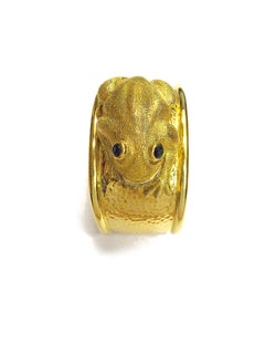 David Webb 18K Yellow Gold Diamond Emerald Repoussé Frog Cuff