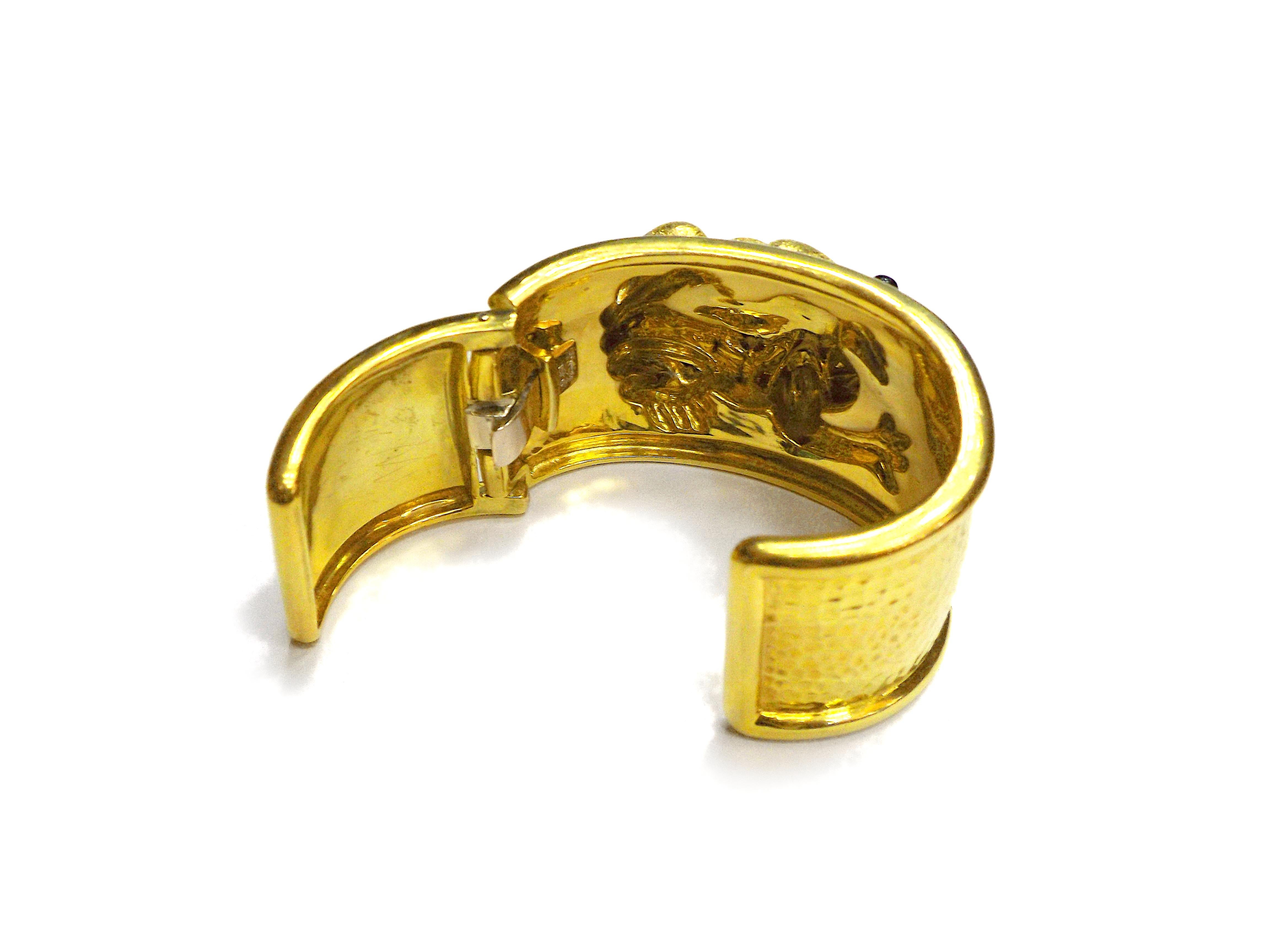 David Webb 18K Yellow Gold Diamond Emerald Repoussé Frog Cuff 1