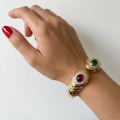 David Webb Bracciale con diamanti, rubini e smeraldi in oro giallo 18 carati 1,20 carati