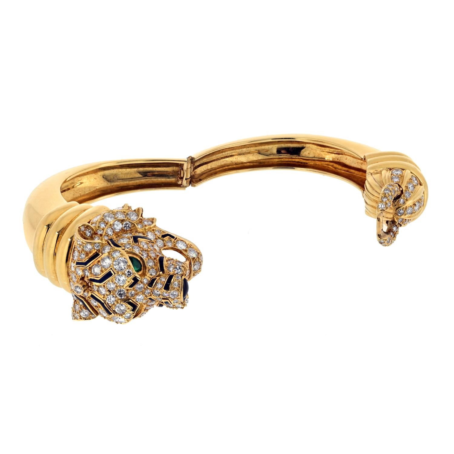 David Webb 18K Yellow Gold Diamond Tiger Bangle Bracelet In Excellent Condition For Sale In New York, NY
