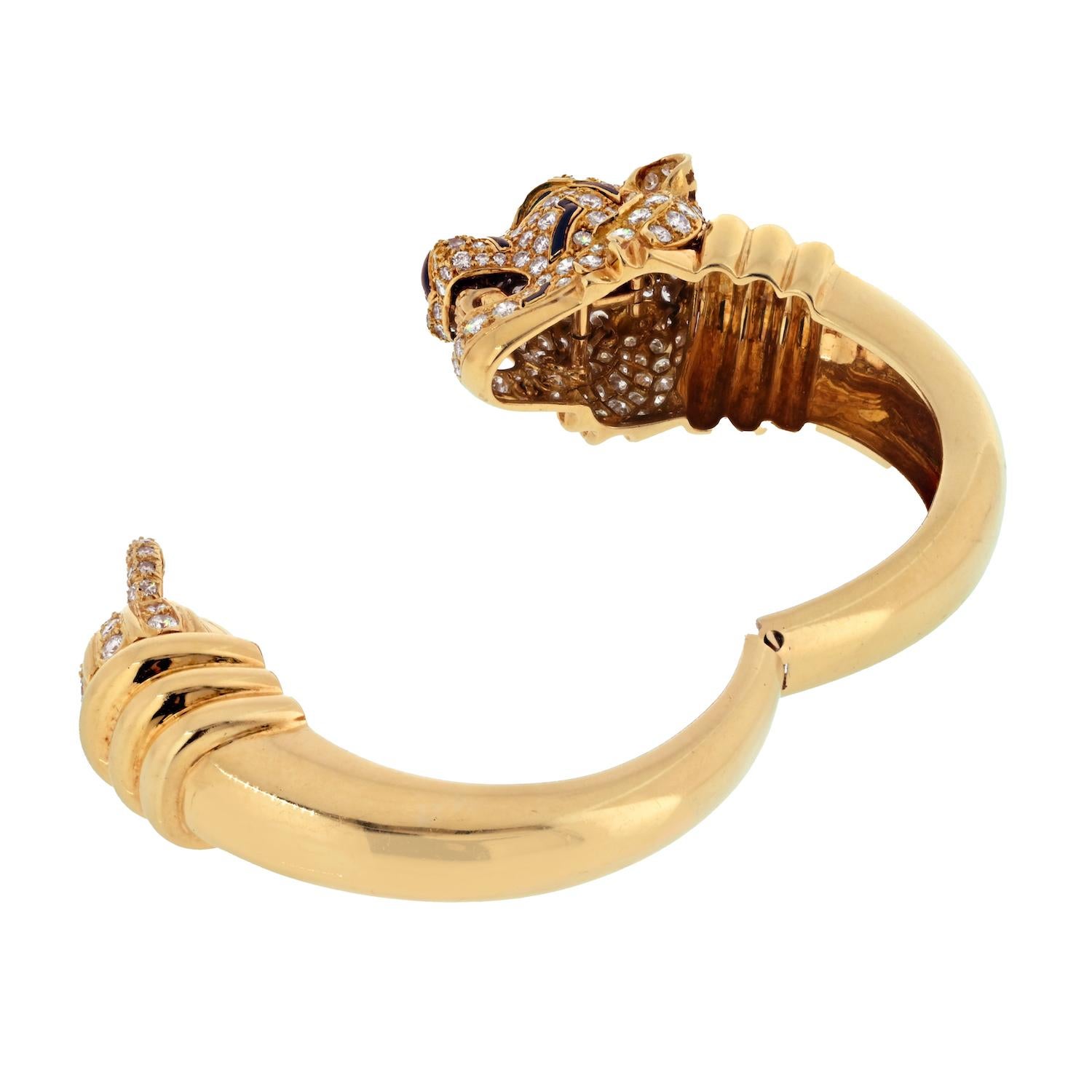 Women's David Webb 18K Yellow Gold Diamond Tiger Bangle Bracelet For Sale