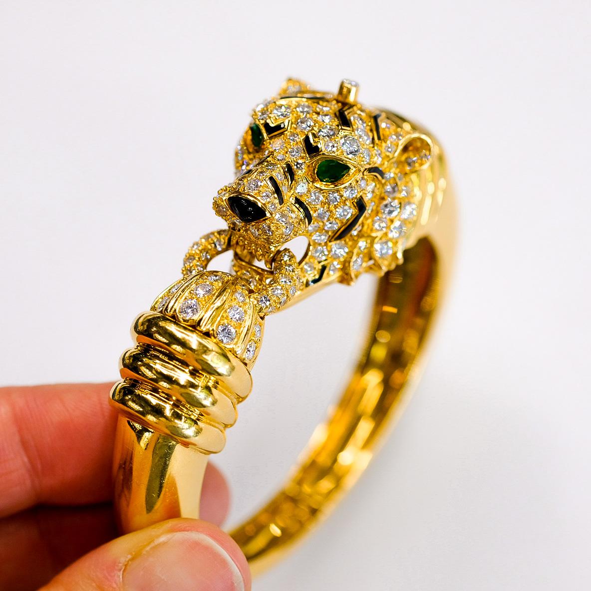 David Webb 18K Yellow Gold Diamond Tiger Bangle Bracelet For Sale 2
