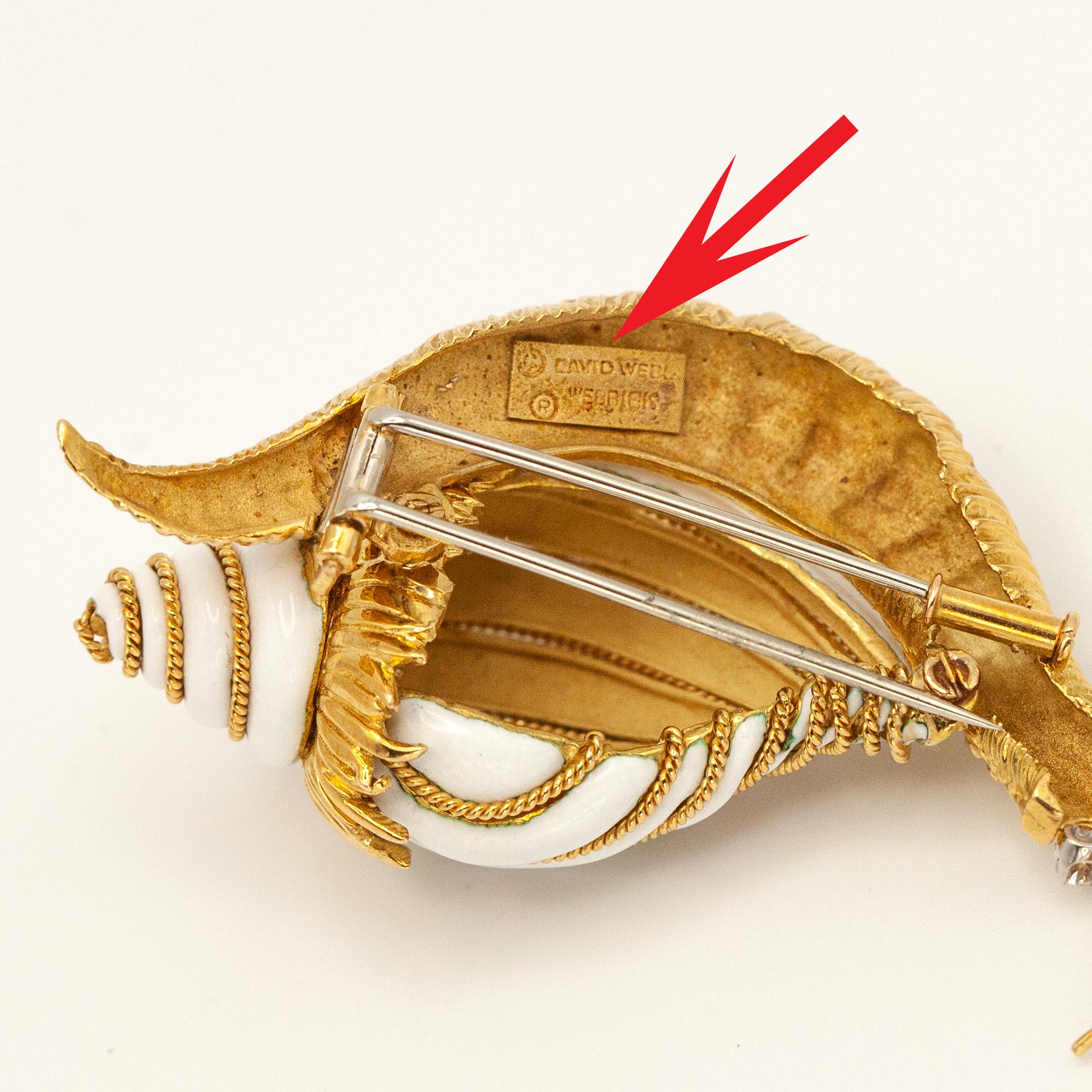 David Webb Broche de caracol de oro amarillo de 18 quilates con diamantes y esmalte blanco en venta 6