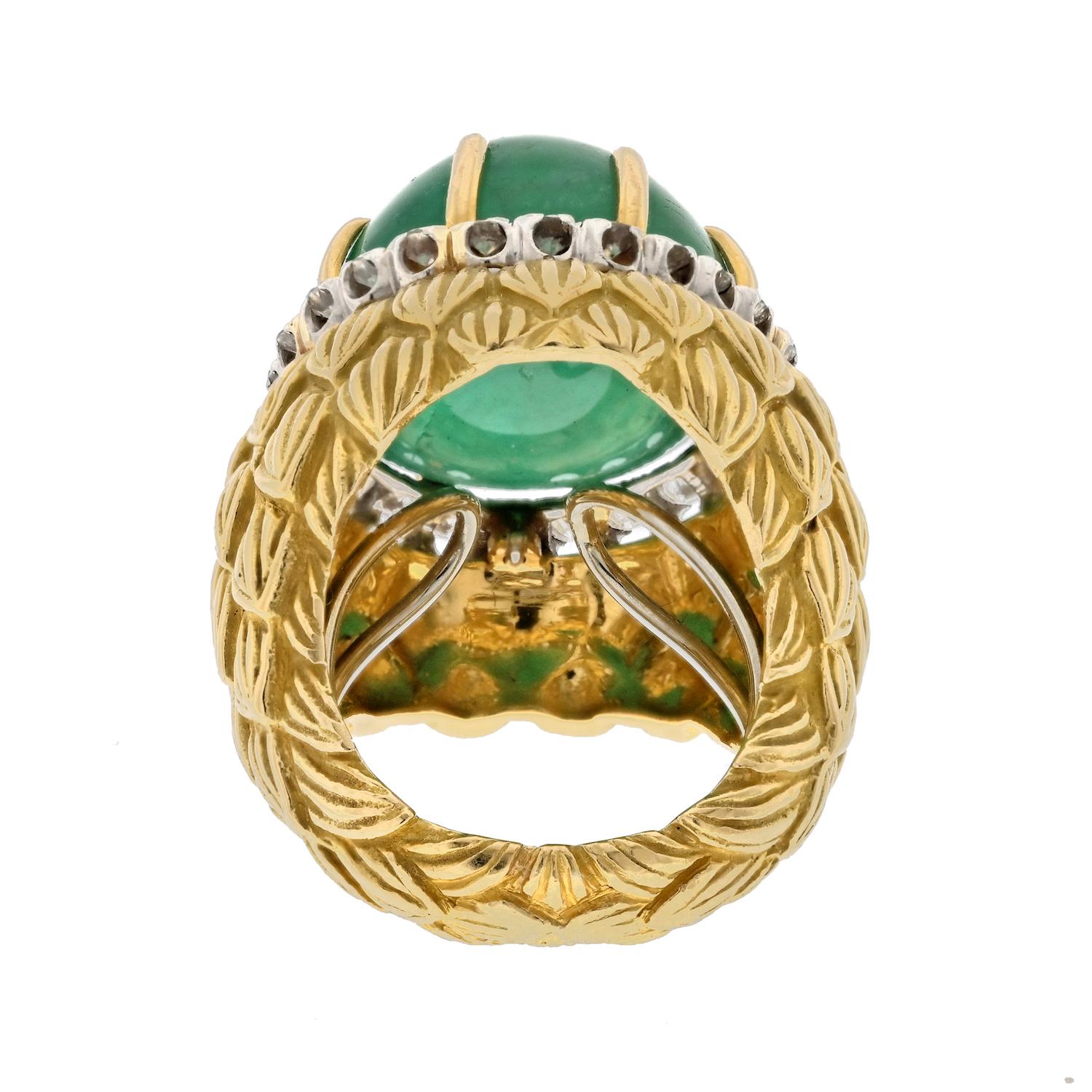 David Webb 18K Yellow Gold Dome Green Emerald and Diamond Vintage Ring  In Excellent Condition For Sale In New York, NY