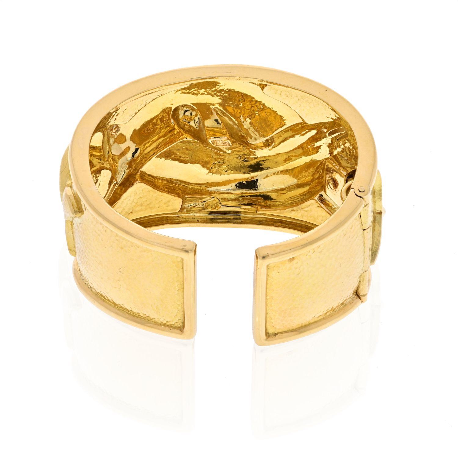 Moderne David Webb Bracelet manchette à double dauphin en or jaune 18 carats