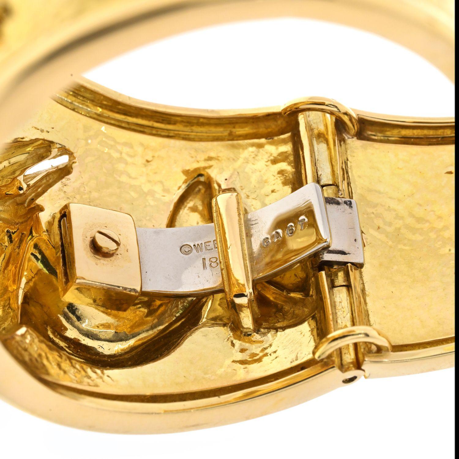  David Webb Bracelet manchette à double dauphin en or jaune 18 carats Pour femmes 