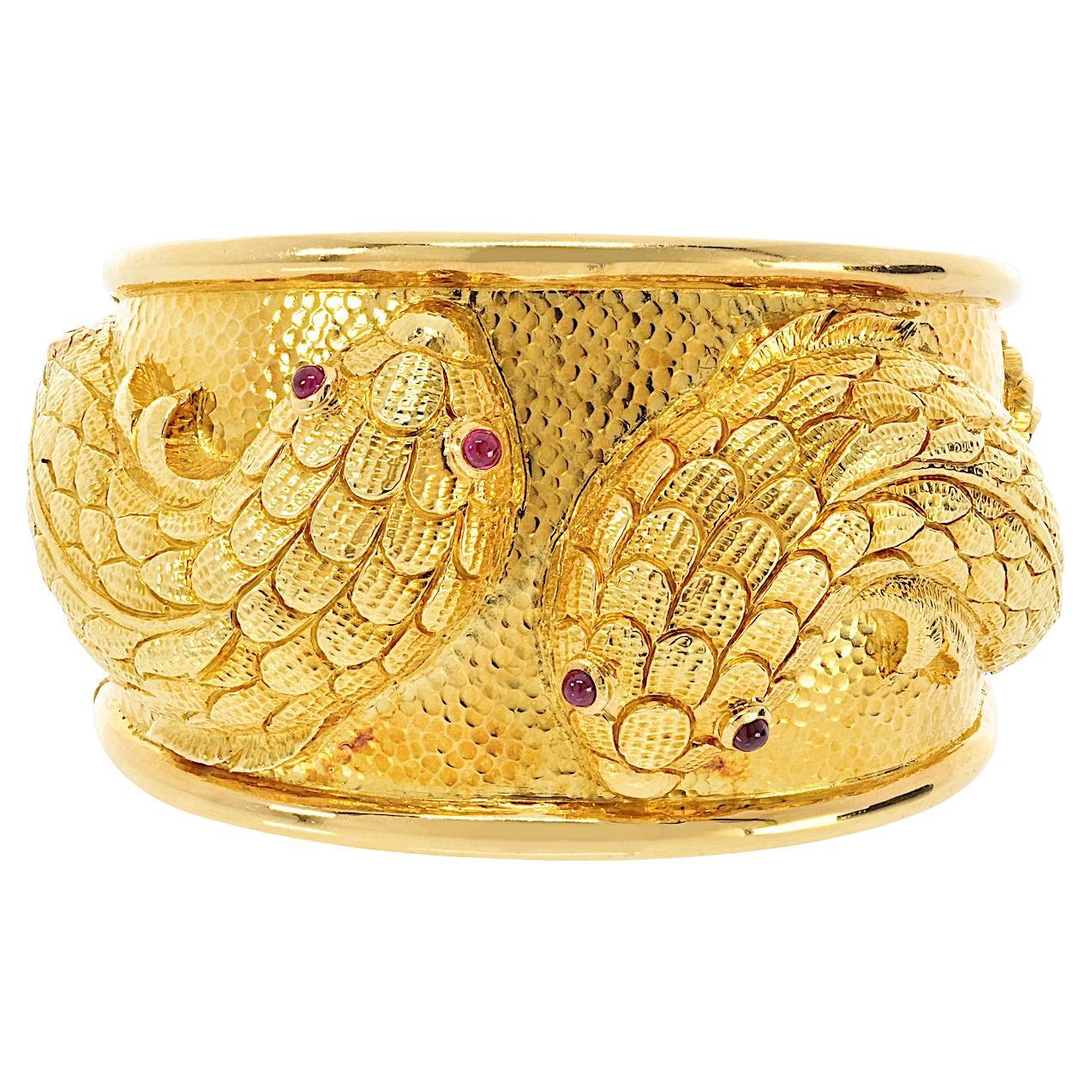 David Webb Double Fish 18K Yellow Gold Cuff Bracelet