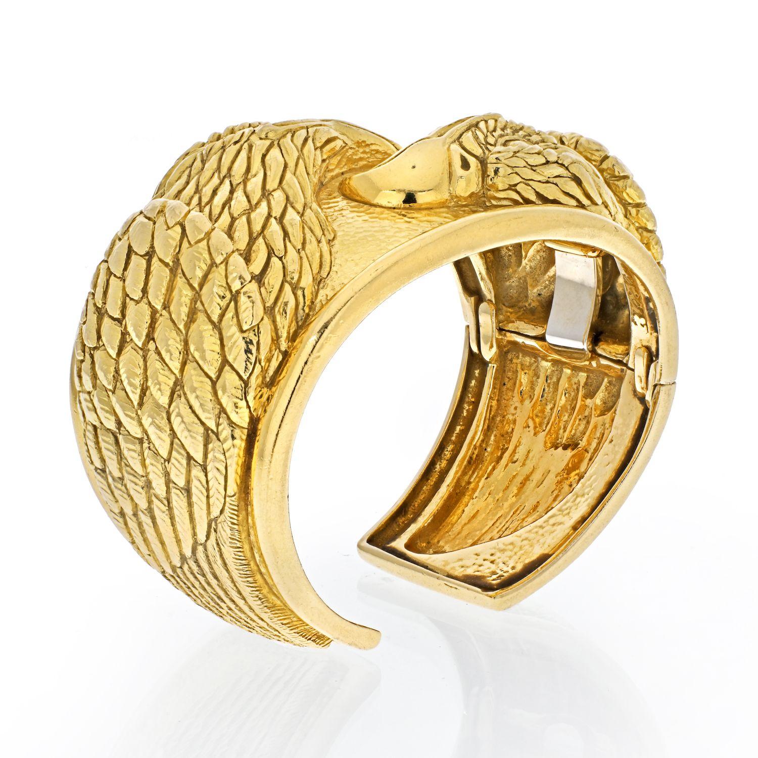 David Webb 18K Yellow Gold Double Head Eagle Cuff Bracelet For Sale at ...