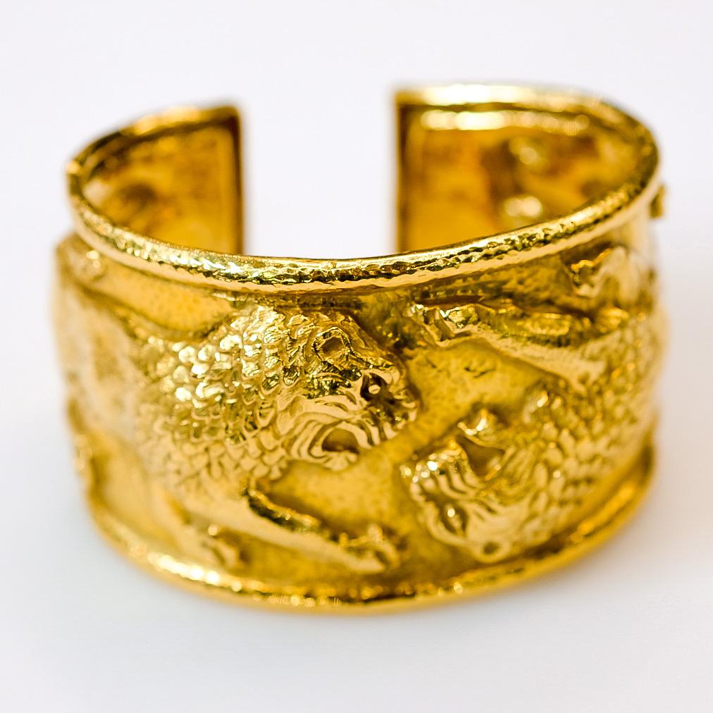 David Webb 18K Yellow Gold Double Lion Vintage Cuff Bracelet For Sale 5