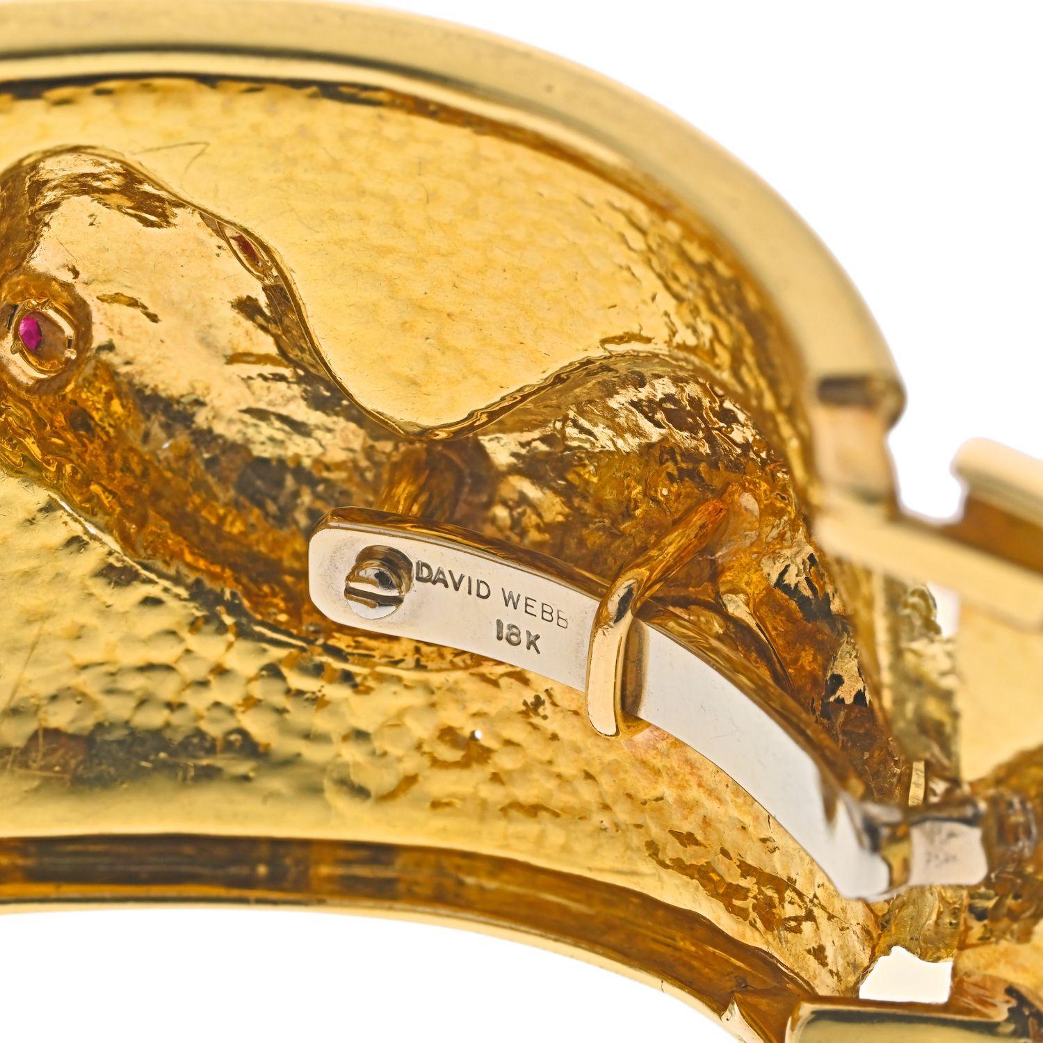 Moderne David Webb Bracelet manchette serpent double serpent en or jaune 18 carats en vente