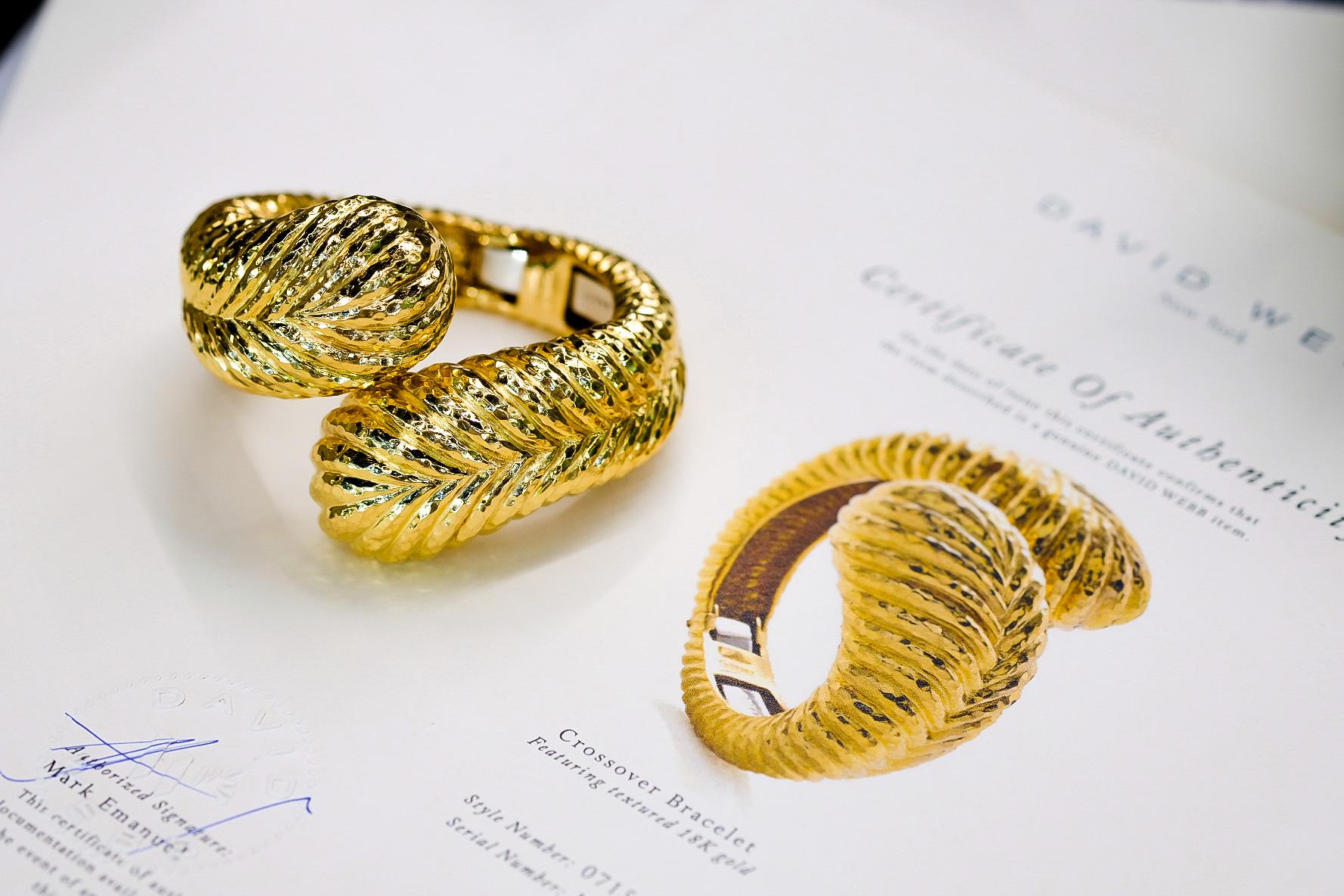 David Webb 18K Yellow Gold Fluted Crossover Bracelet For Sale 2