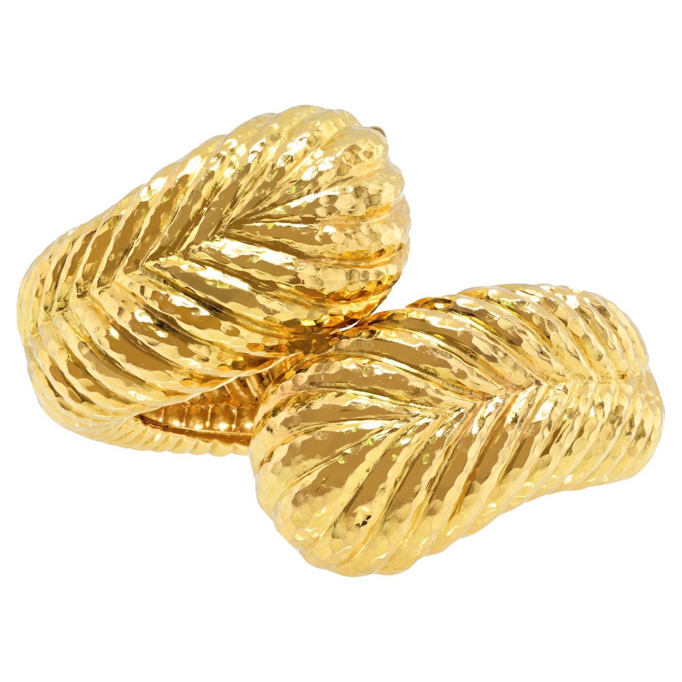 David Webb, bracelet croisé cannelé en or jaune 18 carats en vente
