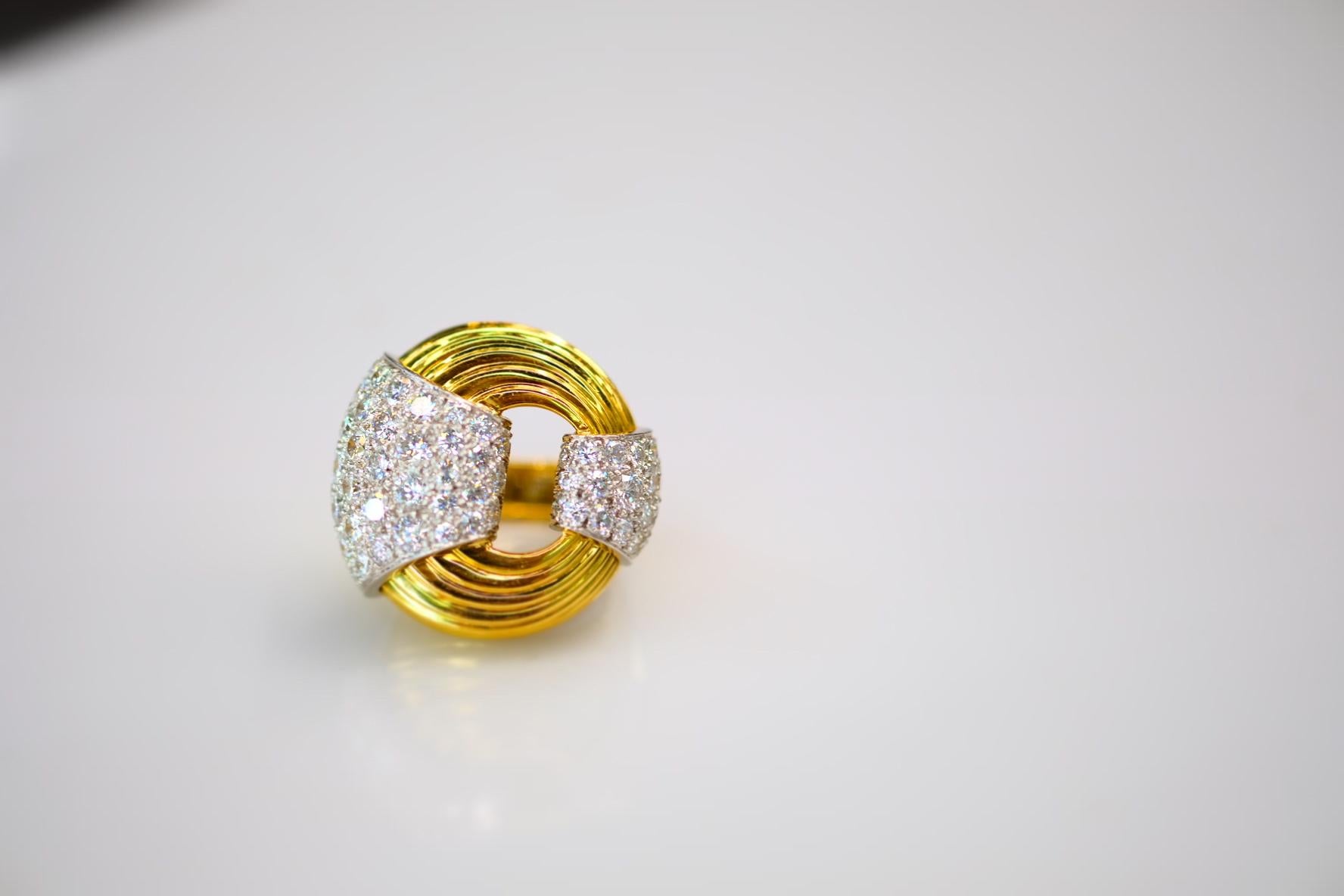 David Webb 18K Yellow Gold Fluted Diamond Cocktail Ring For Sale 2