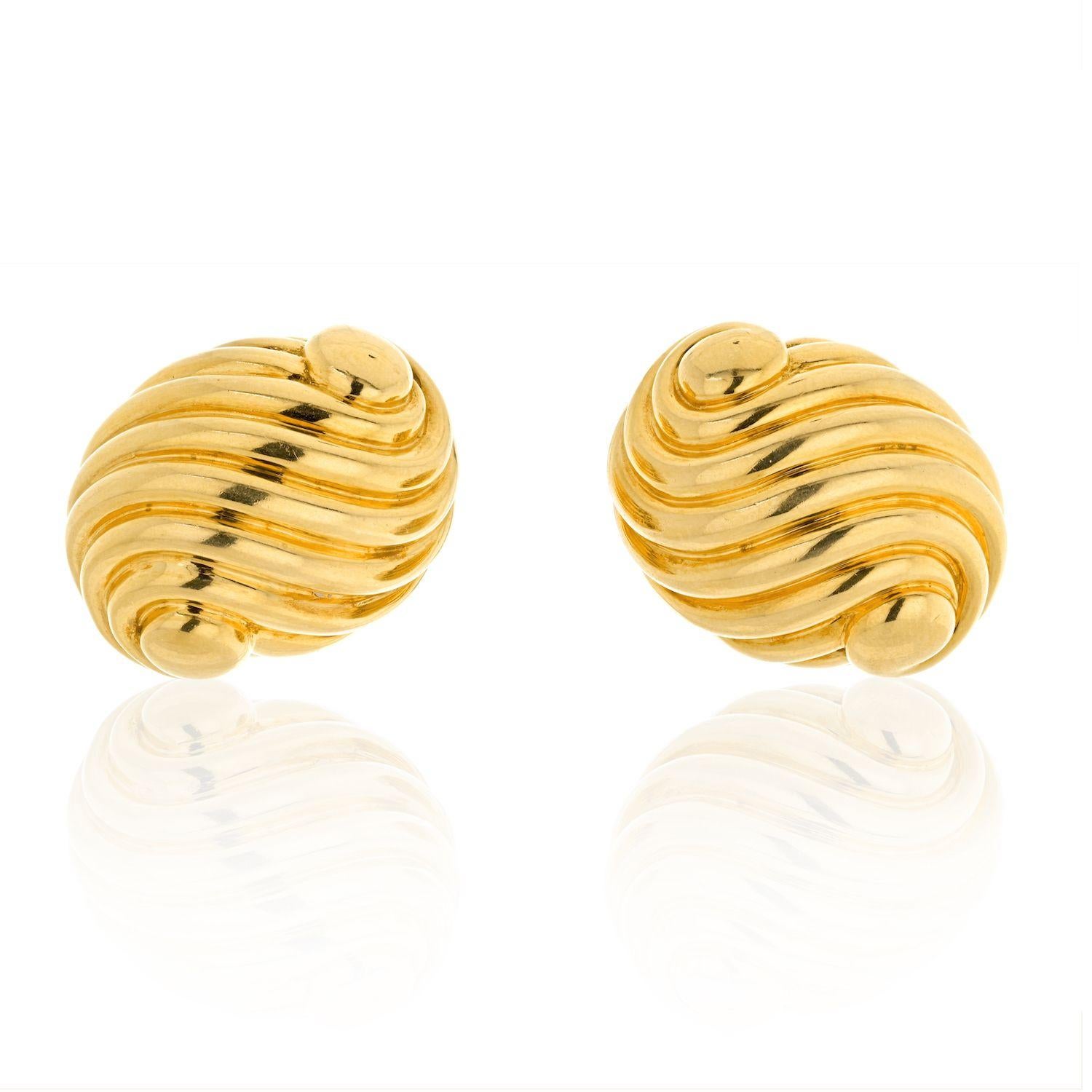 Women's David Webb 18k Yellow Gold Fluted Swirl Earrings