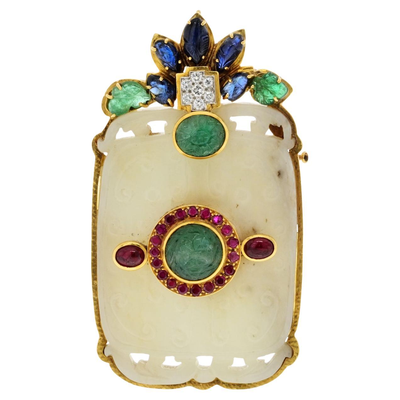 David Webb 18K Yellow Gold French Chinos Carved Jade Pendant