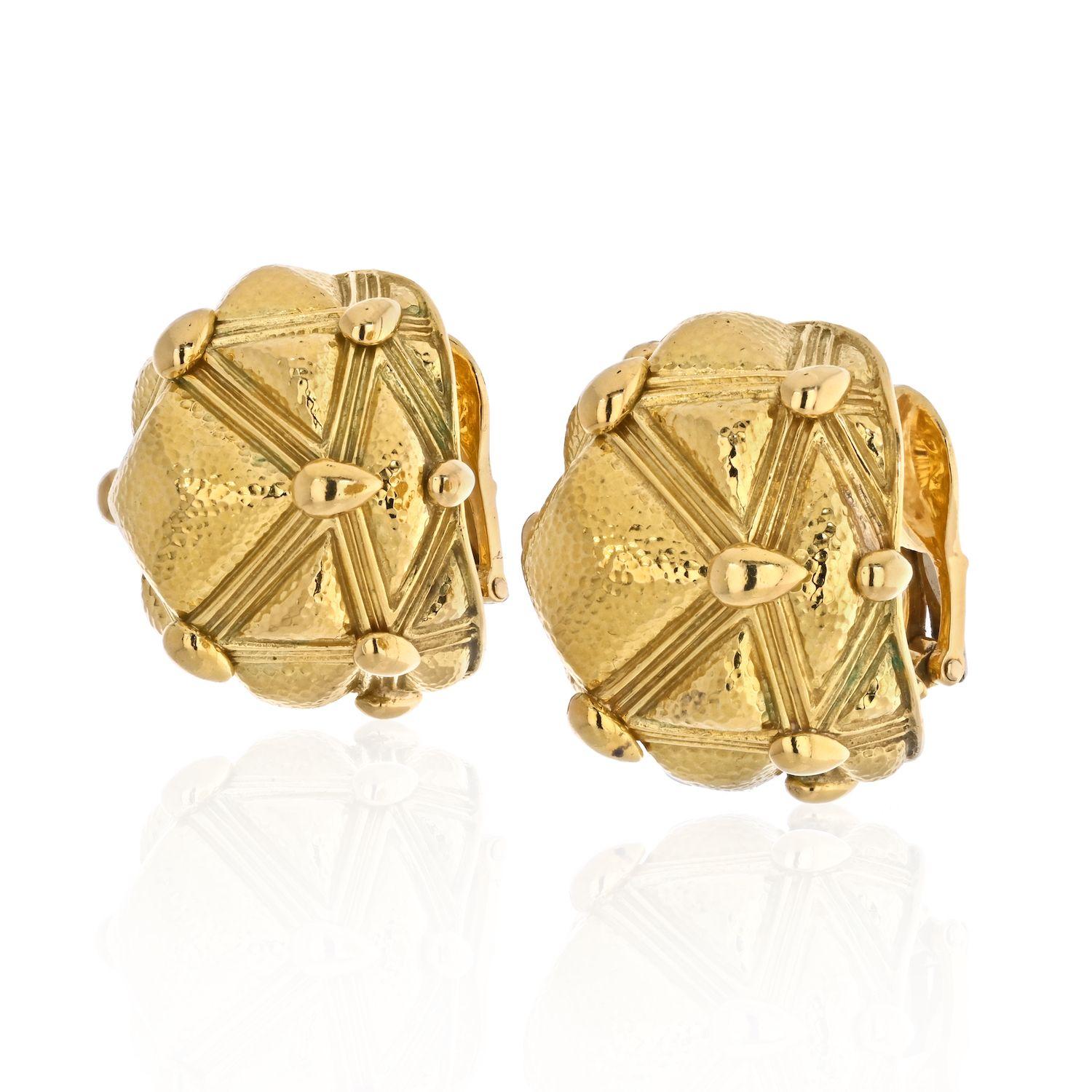 David Webb 18K Yellow Gold Geodesic Earrings In Excellent Condition For Sale In New York, NY