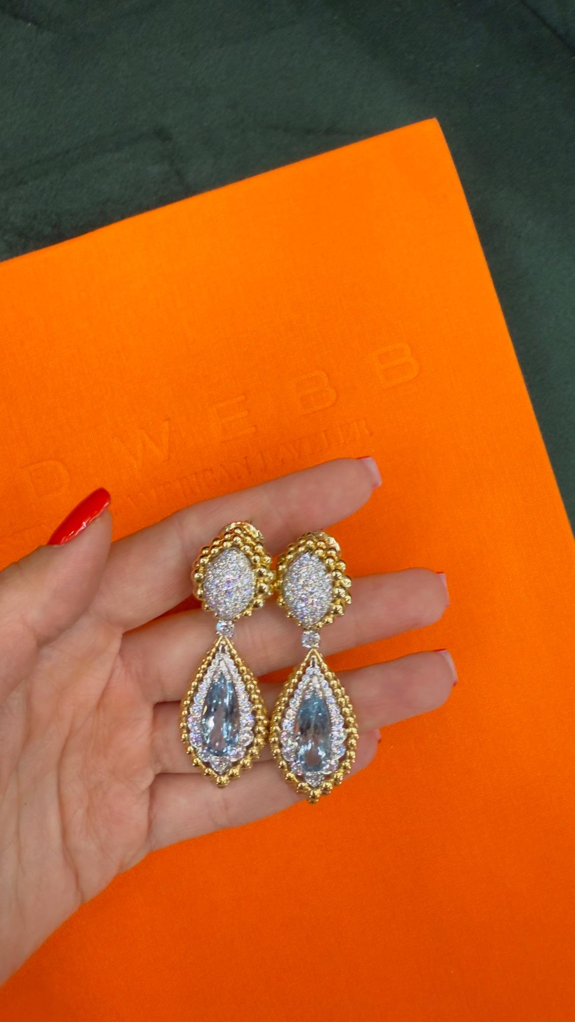 Taille coussin antique Boucles d'oreilles David Webb en or jaune 18 carats, aigue-marine et diamants en vente