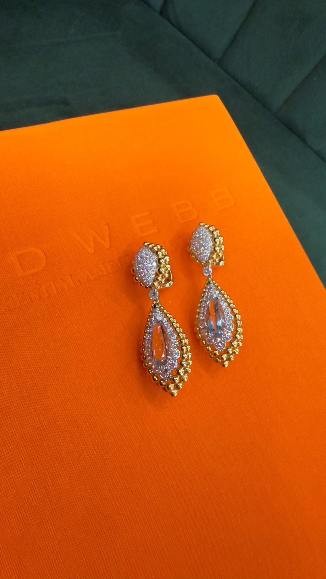 Boucles d'oreilles David Webb en or jaune 18 carats, aigue-marine et diamants Excellent état - En vente à New York, NY