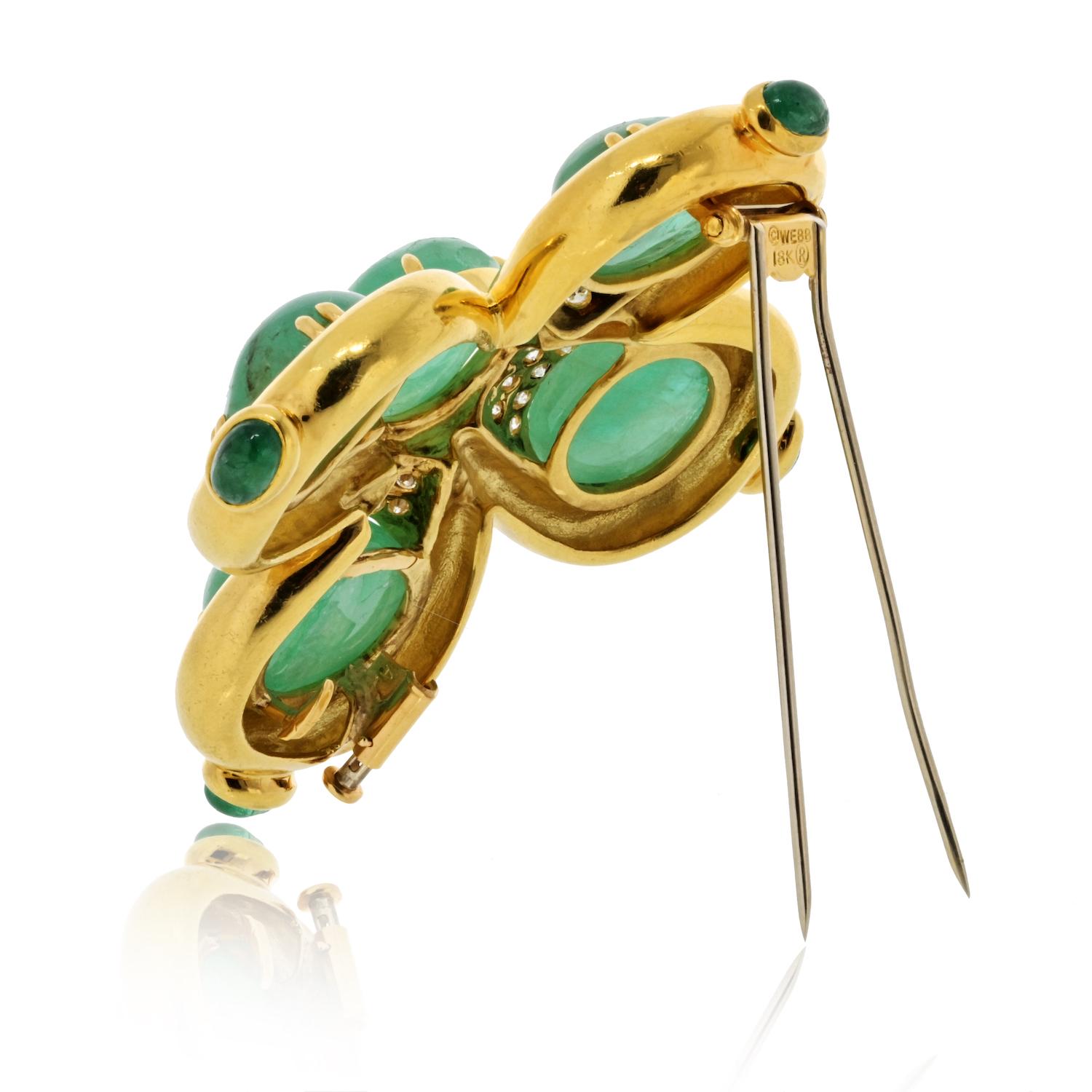 Round Cut David Webb 18K Yellow Gold Green Emerald And Diamond Heraldic Inspired Brooch For Sale