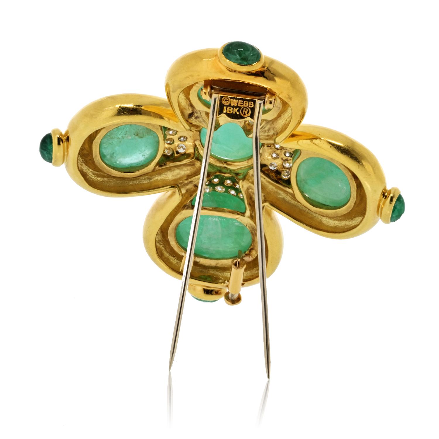 David Webb 18K Yellow Gold Green Emerald And Diamond Heraldic Inspired Brooch In Excellent Condition For Sale In New York, NY