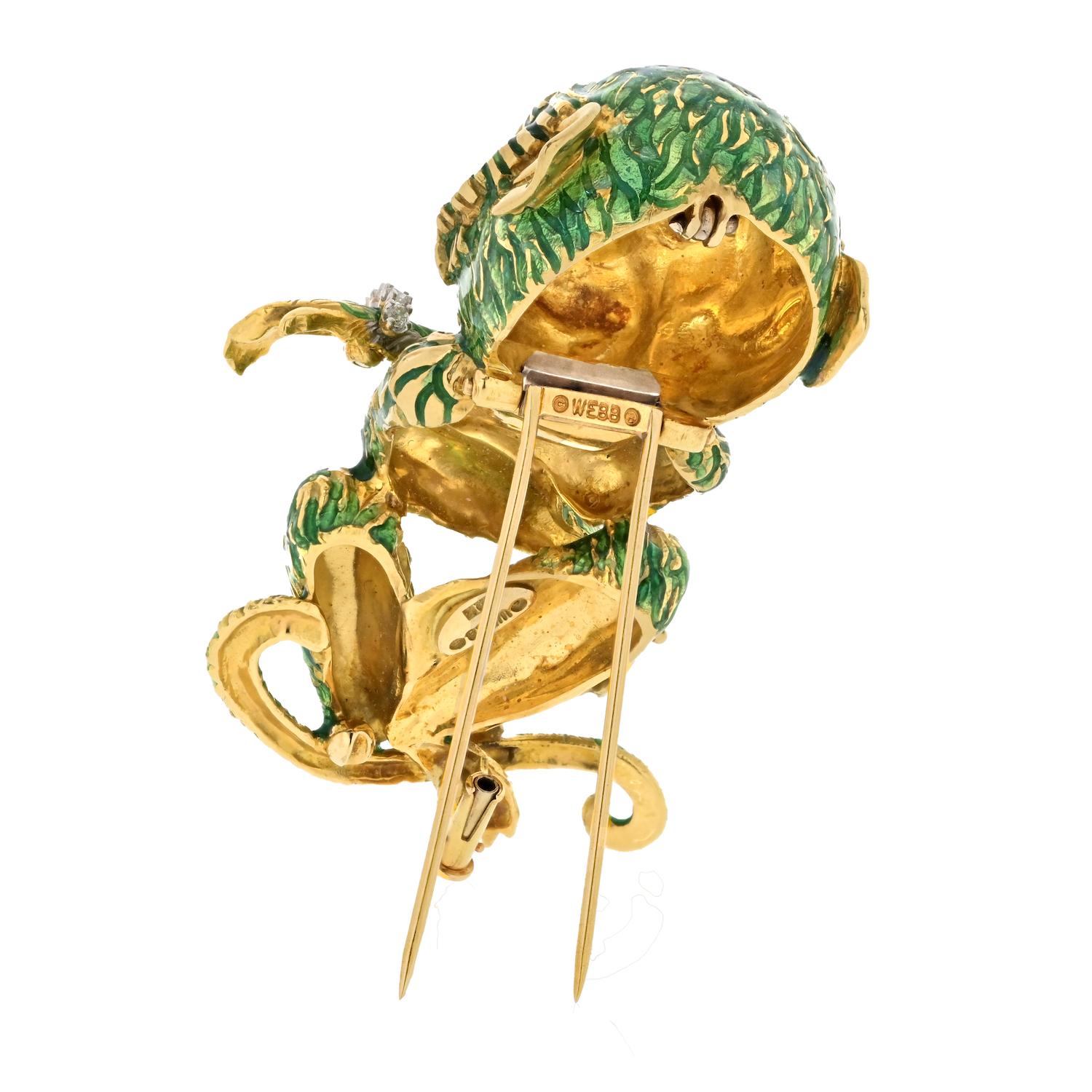 David Webb Broche singe en or jaune 18 carats et émail vert Excellent état - En vente à New York, NY