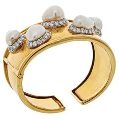 David Webb Bracciale con diamanti martellati e perle barocche in oro giallo 18 carati