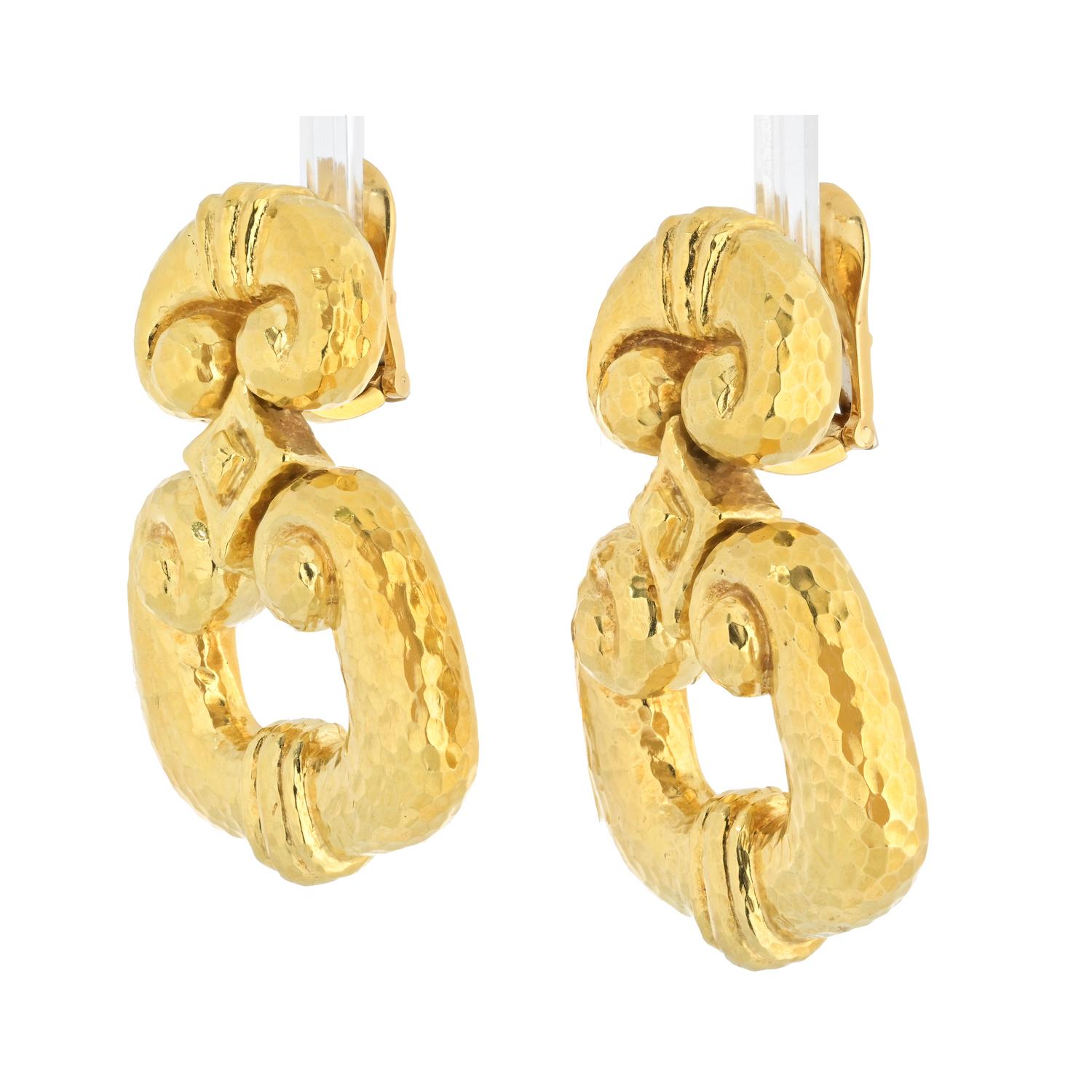 Modern David Webb 18k Yellow Gold Hammered Door Knocker Earrings For Sale
