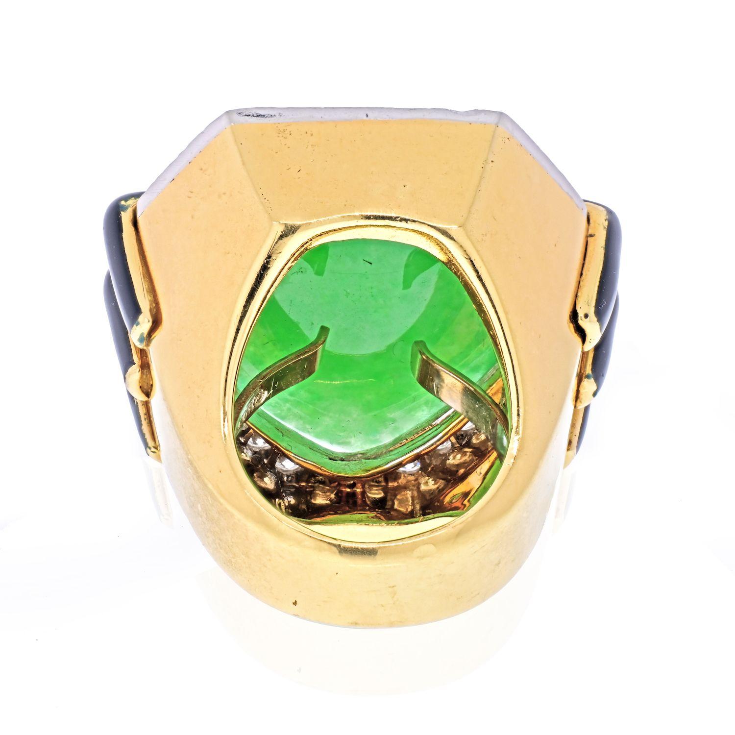 Taille ronde David Webb Bague fantaisie en or jaune 18 carats, jade, diamants et émail noir en vente
