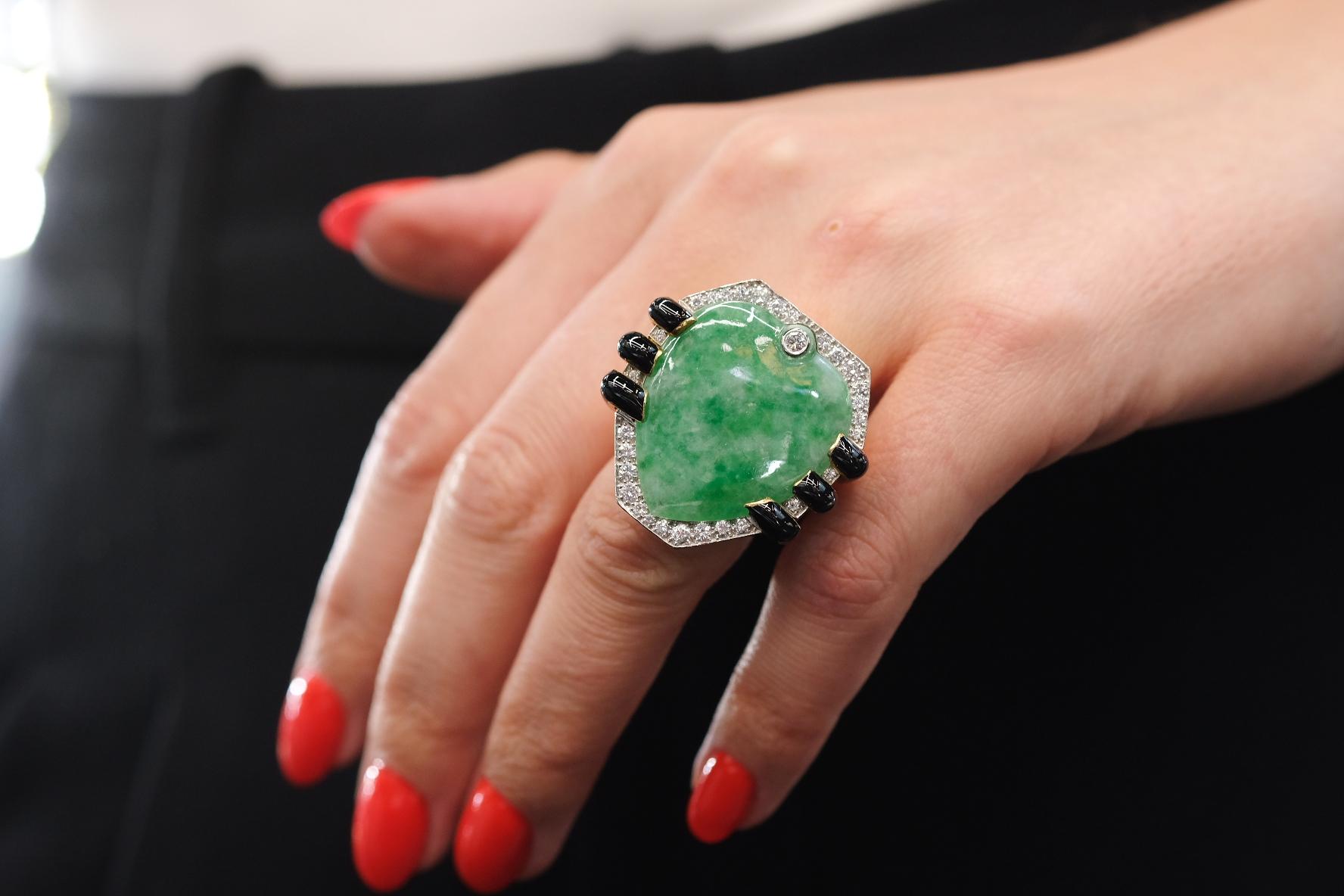 David Webb, bague en or jaune 18 carats avec jade, diamants et émail noir Excellent état - En vente à New York, NY