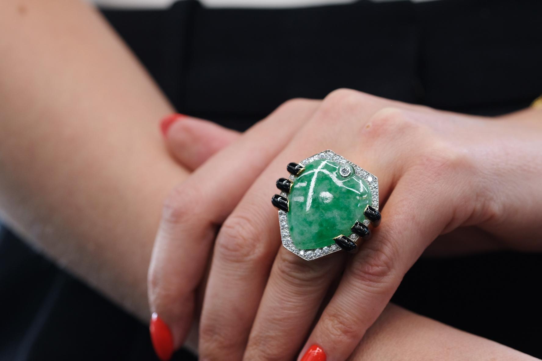 David Webb, bague en or jaune 18 carats avec jade, diamants et émail noir Pour femmes en vente