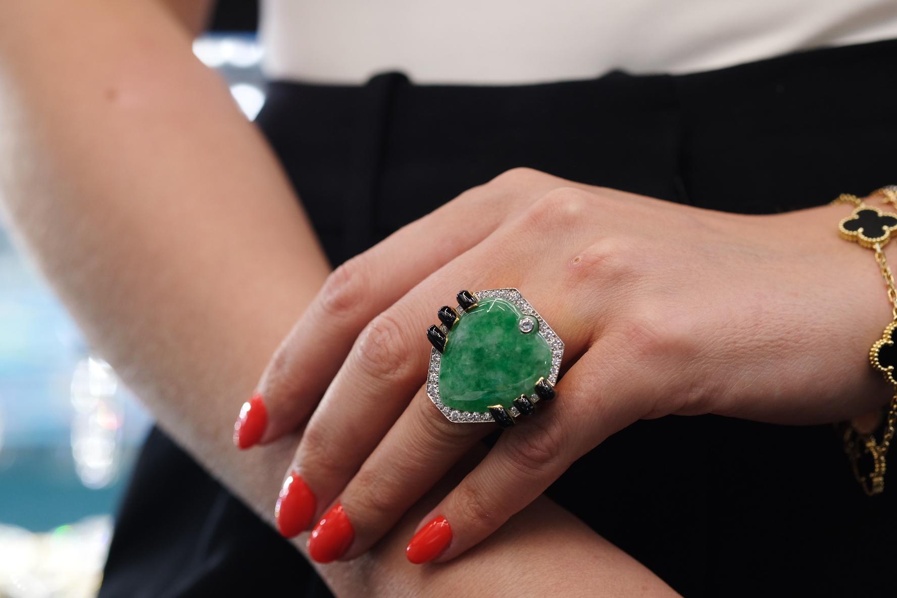 David Webb, bague en or jaune 18 carats avec jade, diamants et émail noir en vente 1