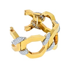 David Webb 18K Yellow Gold Juno Cuff Bracelet