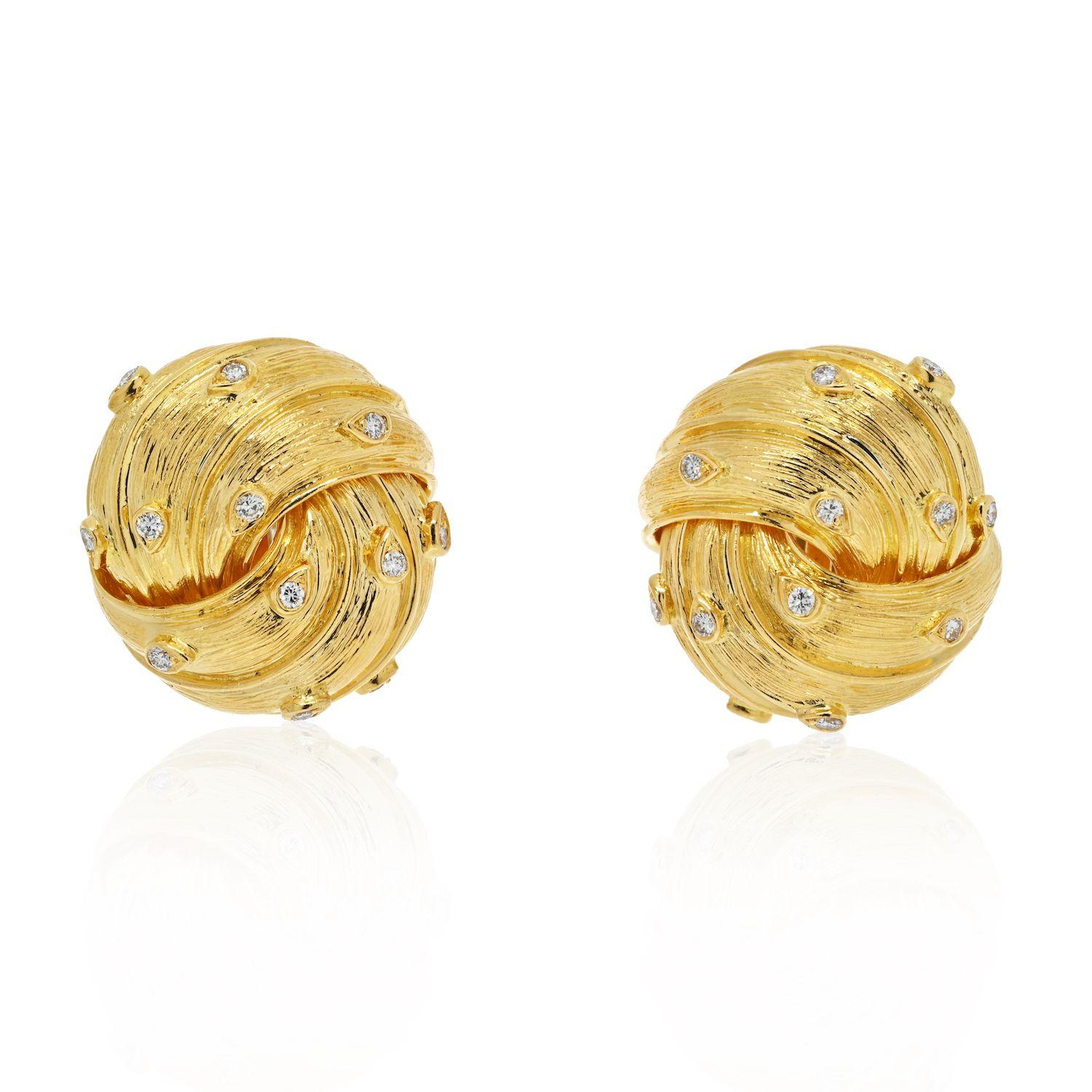 Classic gold earrings are timeless piece of jewelry that never goes out of style. When shopping for gold pair of earrings try this fabulous 18K Yellow Gold pair by David Webb. They are incredibly versatile and can be worn with a variety of outfits,
