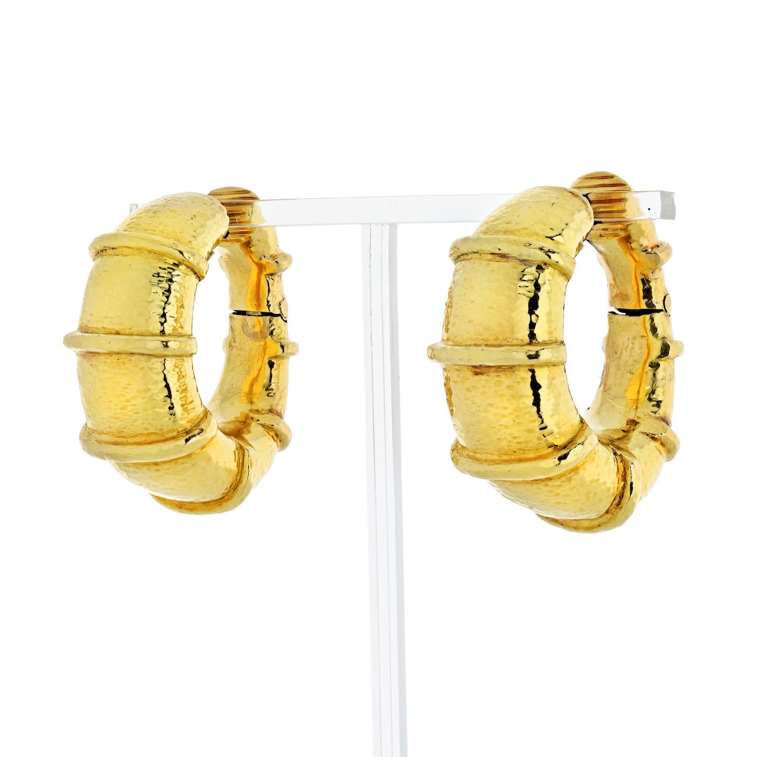 Modern David Webb 18 Karat Yellow Gold Large Shrimp Earrings