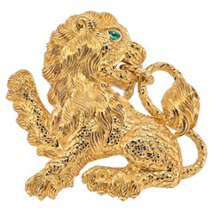 David Webb 18K Yellow Gold Lion With A Green Emerald Eye Brooch