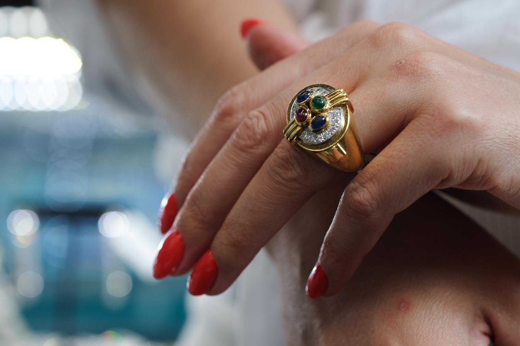 David Webb, anello con gemme multicolore e diamanti in oro giallo 18 carati In condizioni ottime in vendita a New York, NY