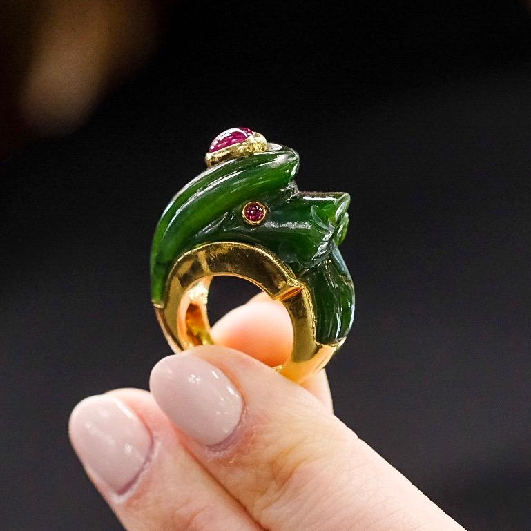 David Webb 18K Yellow Gold Nephrite, Ruby Lion Ring For Sale 2