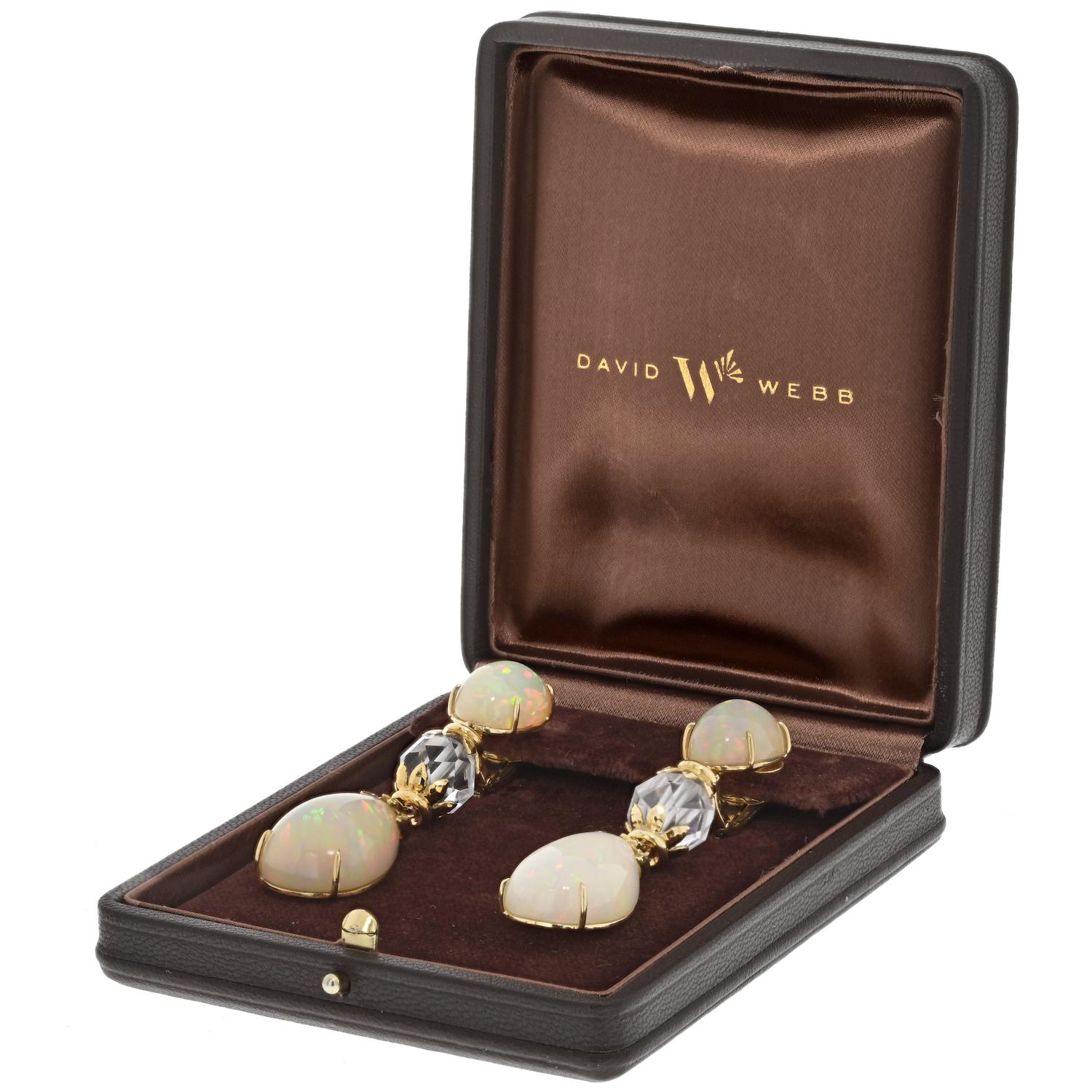 David Webb - Pendants d'oreilles pour dames en or jaune 18 carats avec opale et cristal de roche Excellent état - En vente à New York, NY